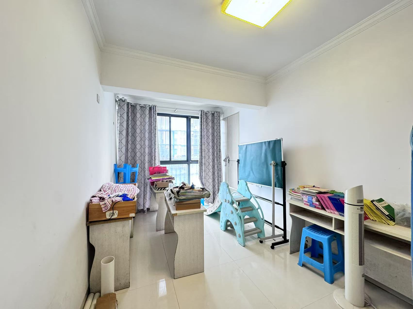 芦淞区荷叶名苑 4室2厅2卫 48.8万 芦淞区荷叶名苑 4室2厅2卫 48.8万室内图