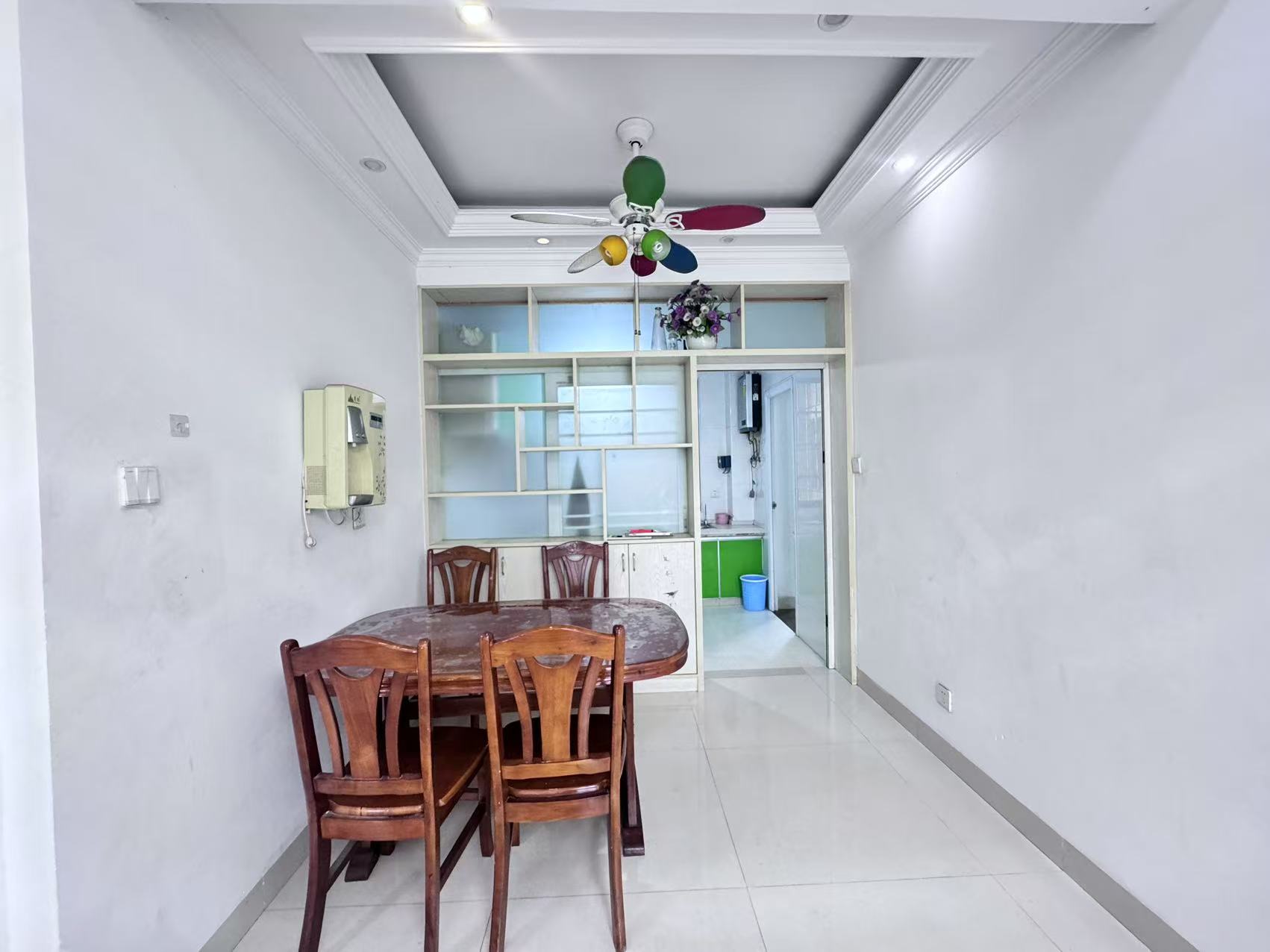 芦淞区荷叶名苑 4室2厅2卫 48.8万 芦淞区荷叶名苑 4室2厅2卫 48.8万室内图