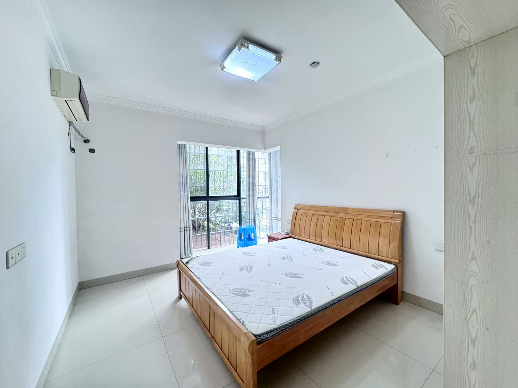 芦淞区荷叶名苑 4室2厅2卫 48.8万 芦淞区荷叶名苑 4室2厅2卫 48.8万室内图