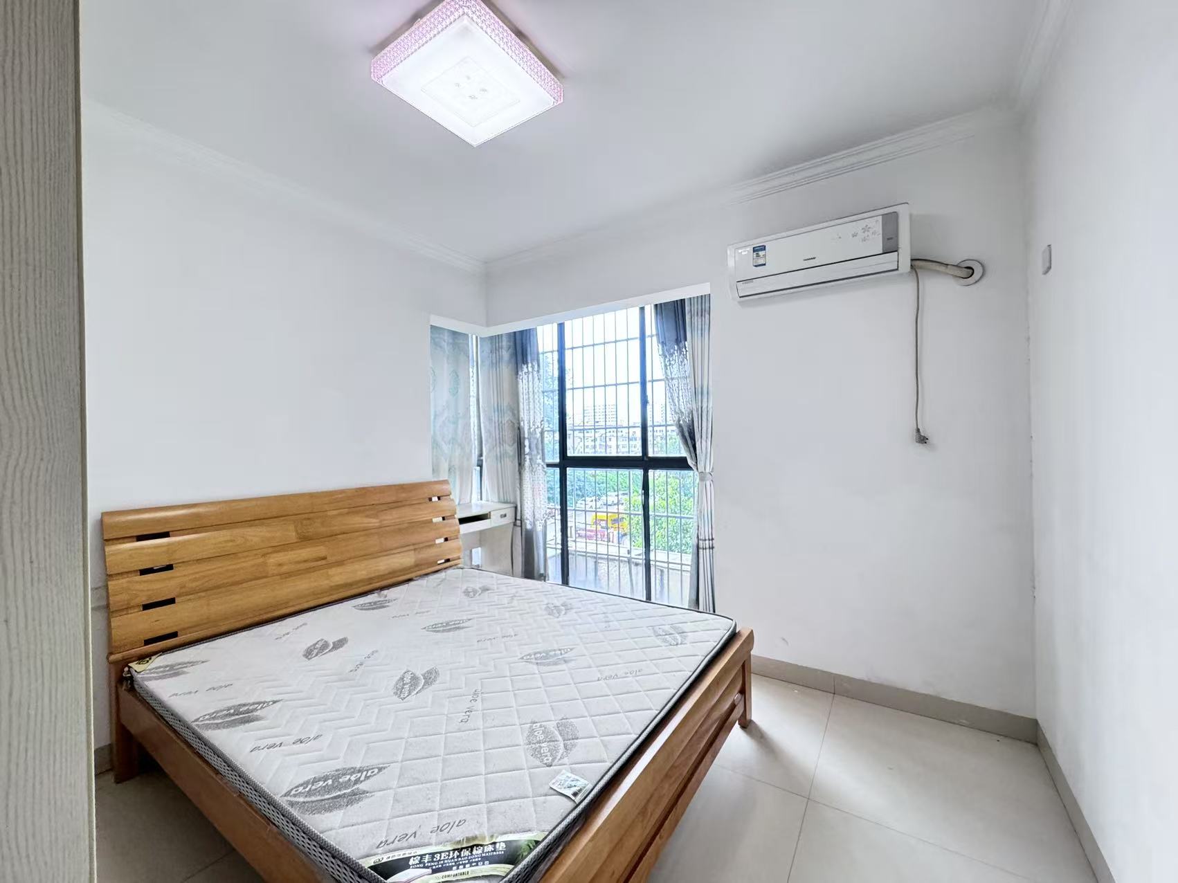 芦淞区荷叶名苑 4室2厅2卫 48.8万 芦淞区荷叶名苑 4室2厅2卫 48.8万室内图