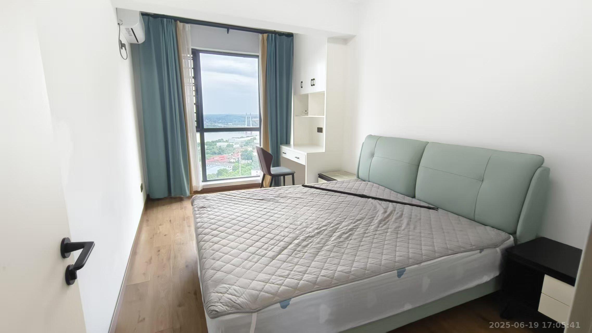 中泰财富湘江 3室2厅2卫 2800.0元/月 中泰财富湘江 3室2厅2卫 2800.0元/月室内图