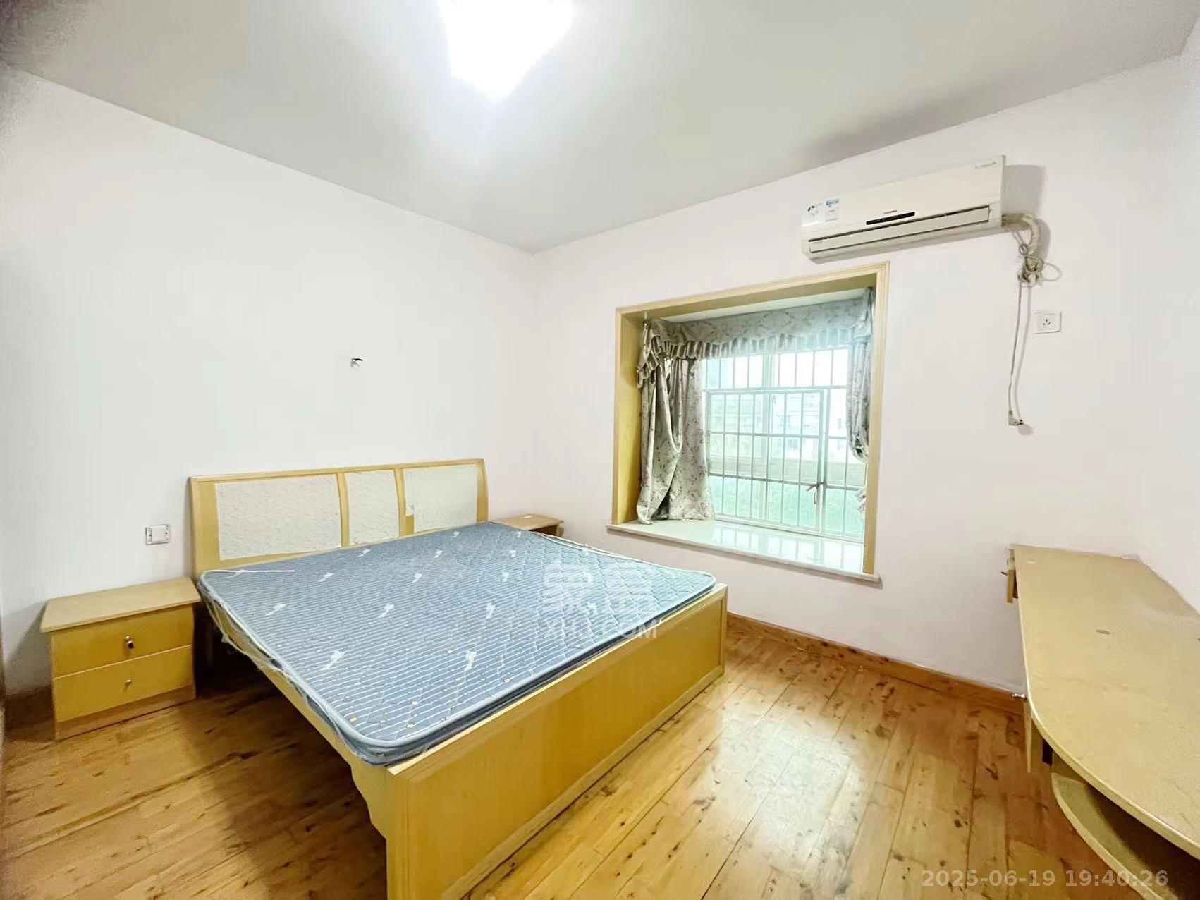 格林星城 3室2厅2卫 2500.0元/月 格林星城 3室2厅2卫 2500.0元/月室内图