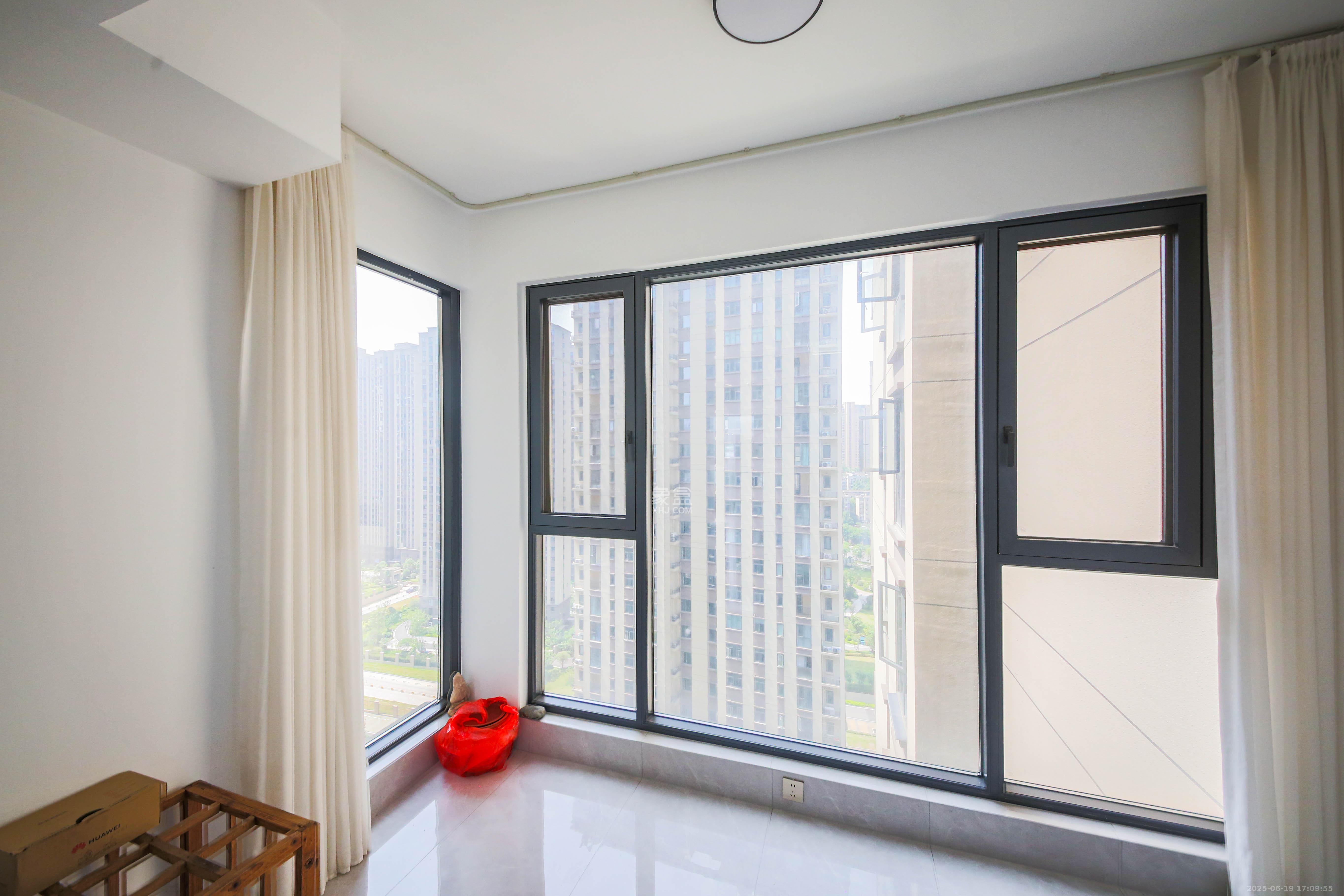 中建钰和城  3室2厅2卫    133.0万 中建钰和城  3室2厅2卫    133.0万阳台