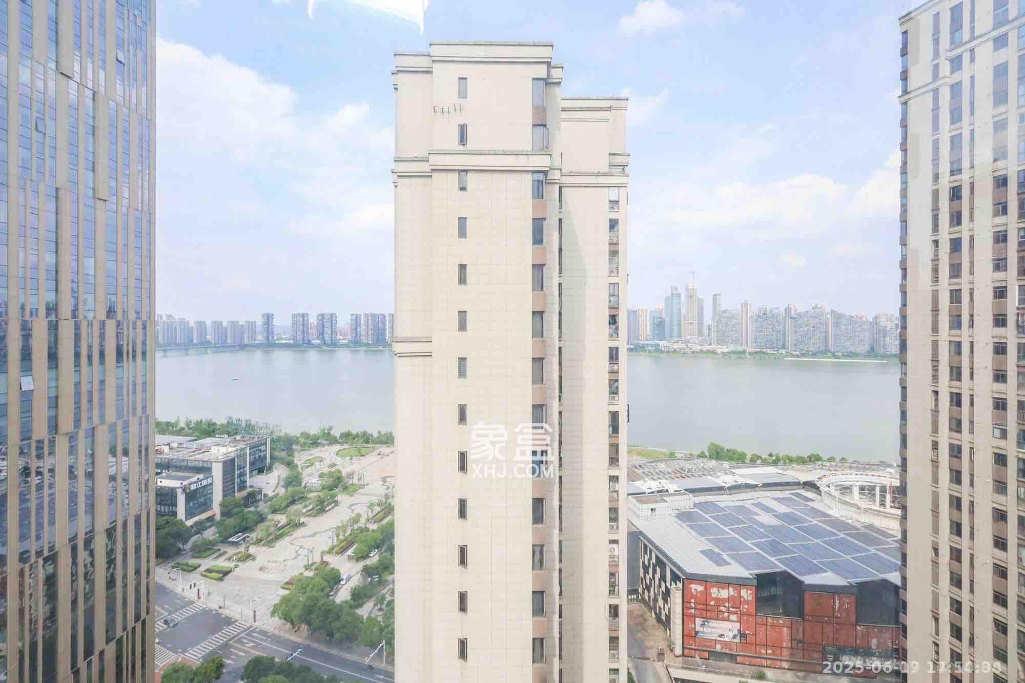 南山雍江汇(滨江国际新城)  3室2厅2卫    2500.0元/月 南山雍江汇(滨江国际新城)  3室2厅2卫    2500.0元/月室内图