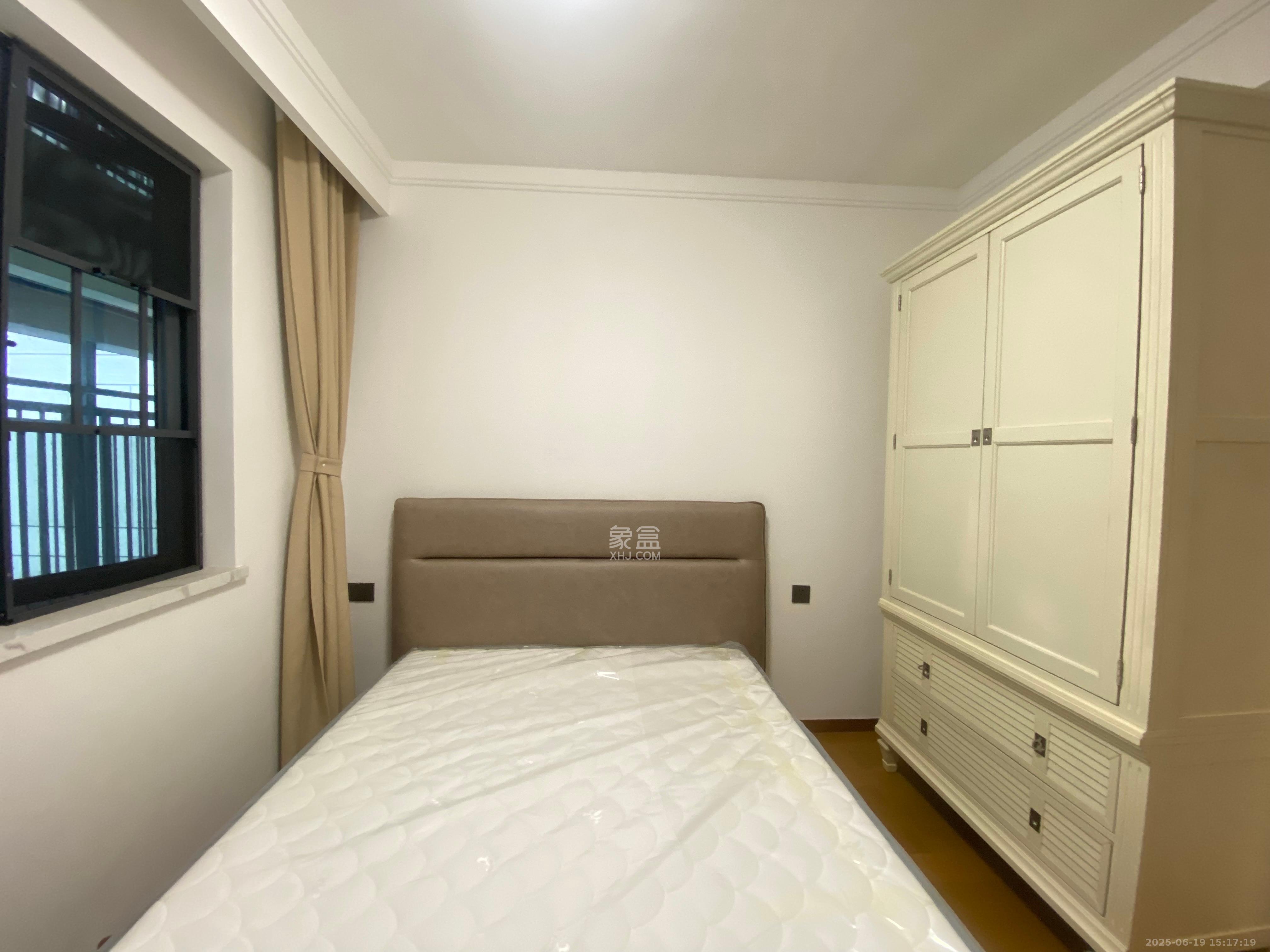 旭辉雨花郡  3室2厅2卫    4000.0元/月室内图