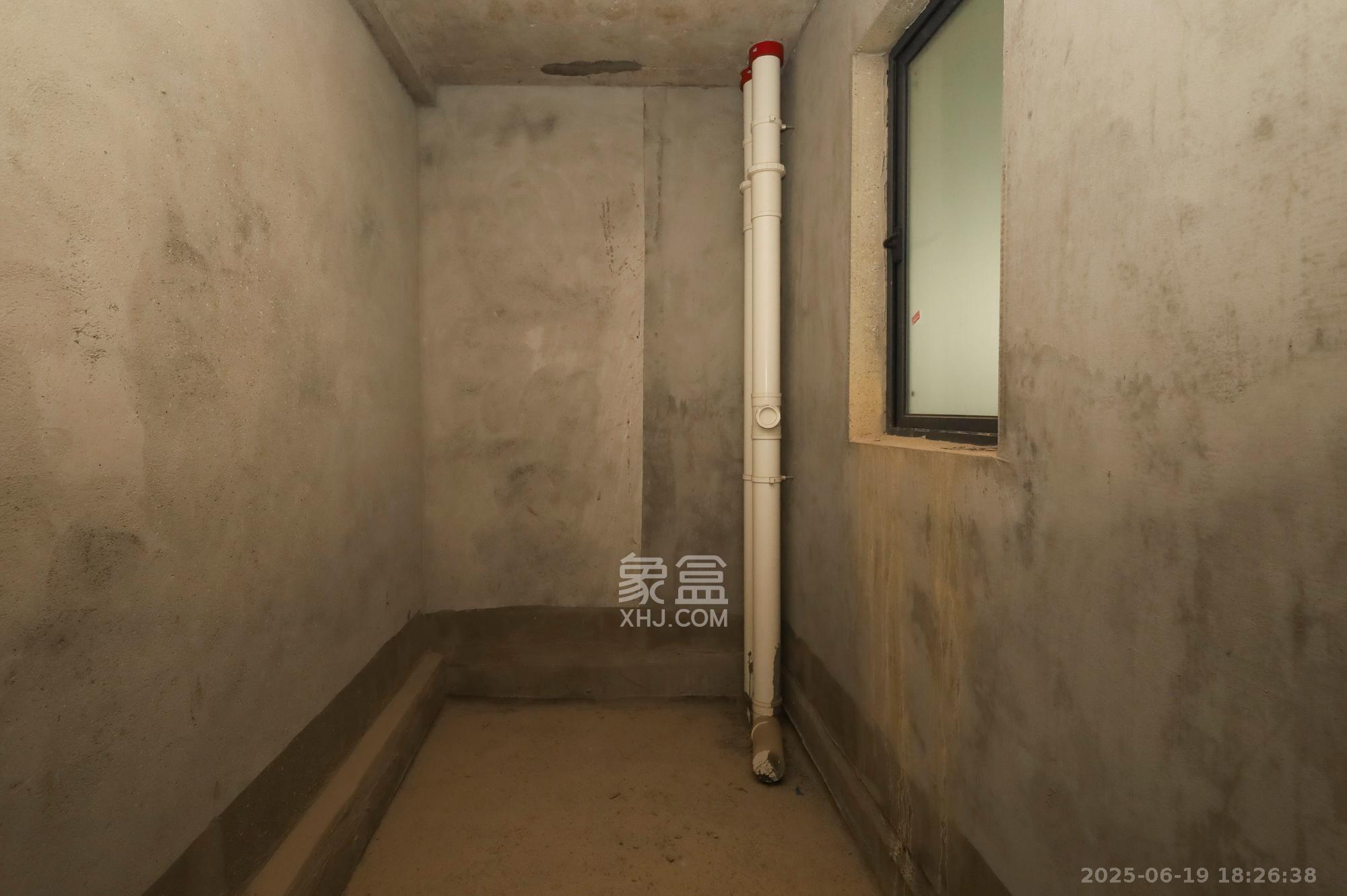 嘉宇北部湾BC区  4室2厅2卫    67.0万 嘉宇北部湾BC区  4室2厅2卫    67.0万卫生间