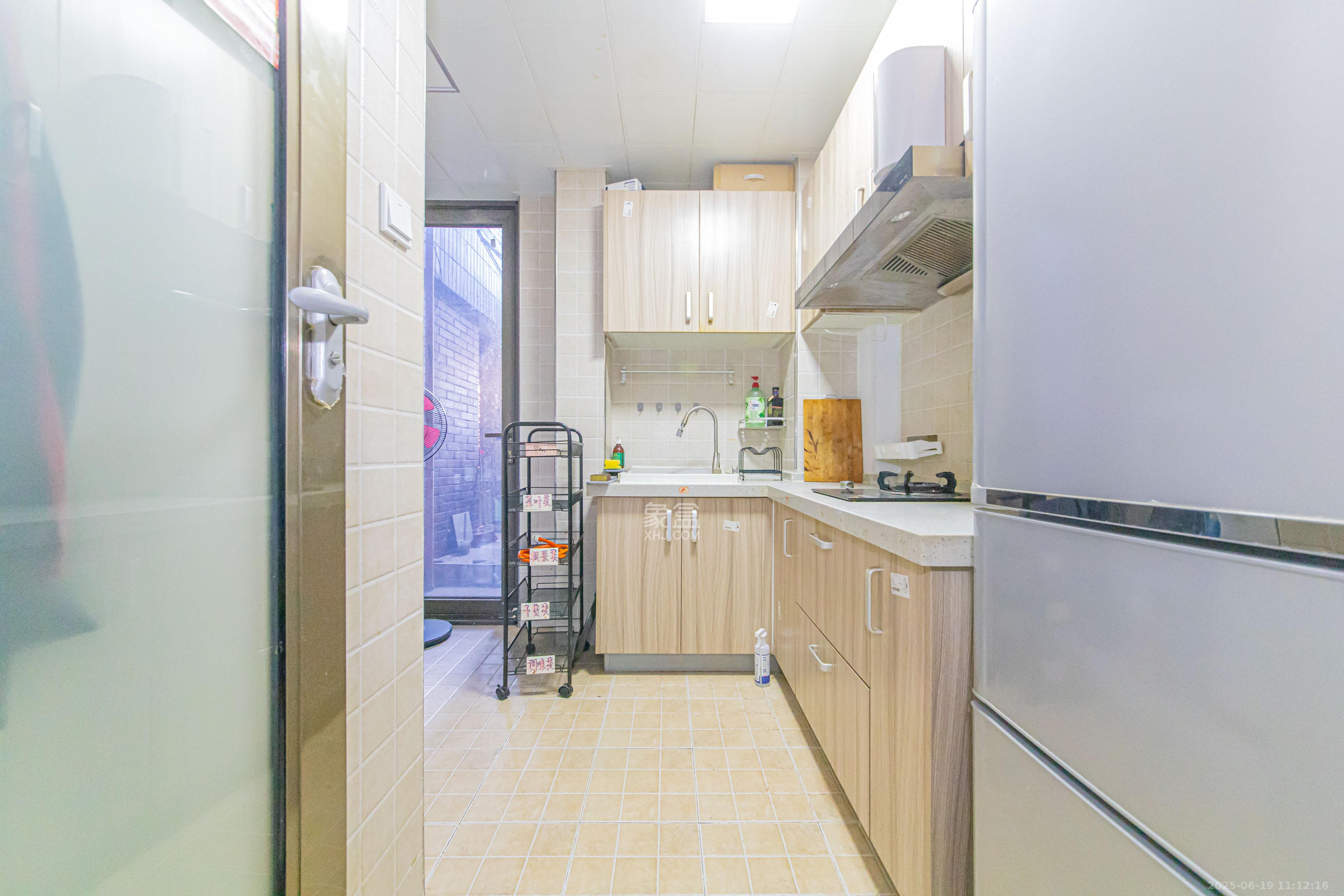 绿地公馆(绿地名邸) 1室1厅1卫 61.0万 绿地公馆(绿地名邸) 1室1厅1卫 61.0万厨房