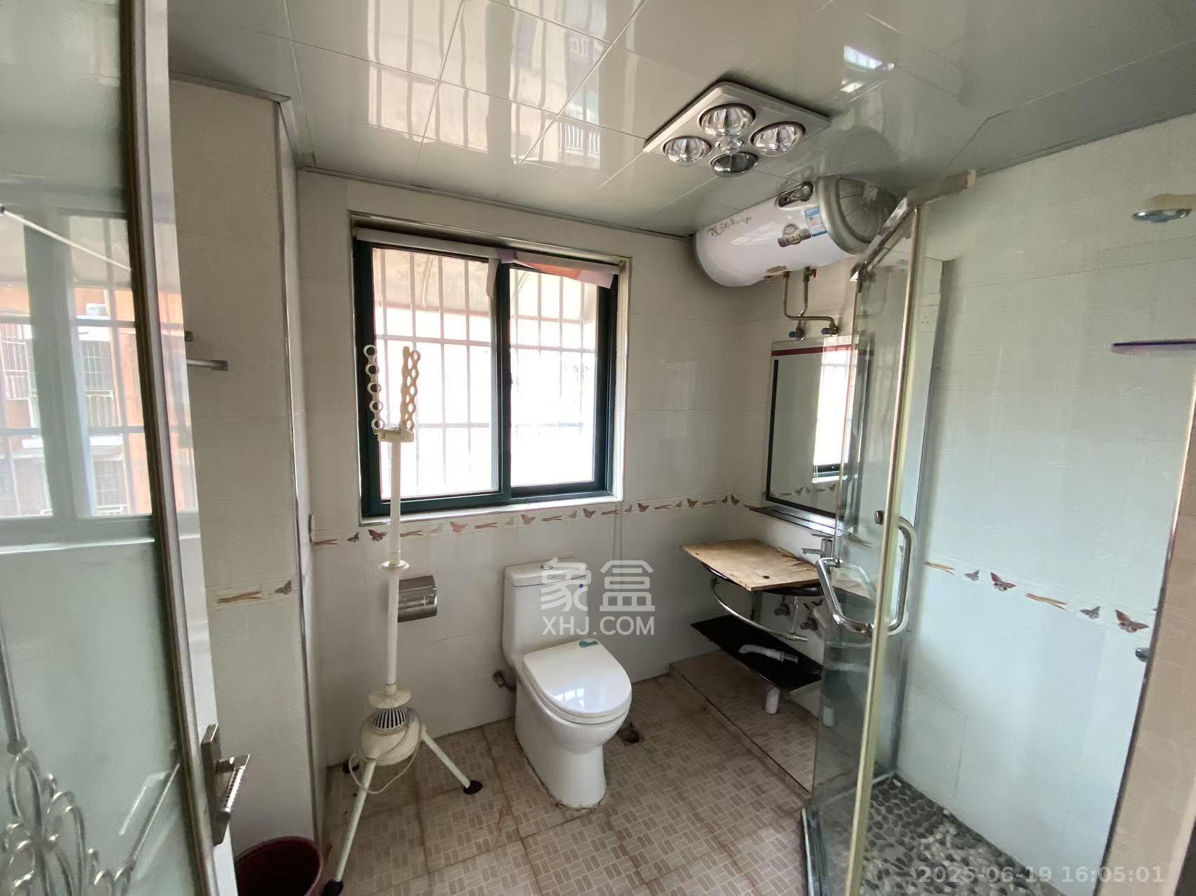佳阳悦景馨都  3室2厅2卫   2200.00元/月室内图