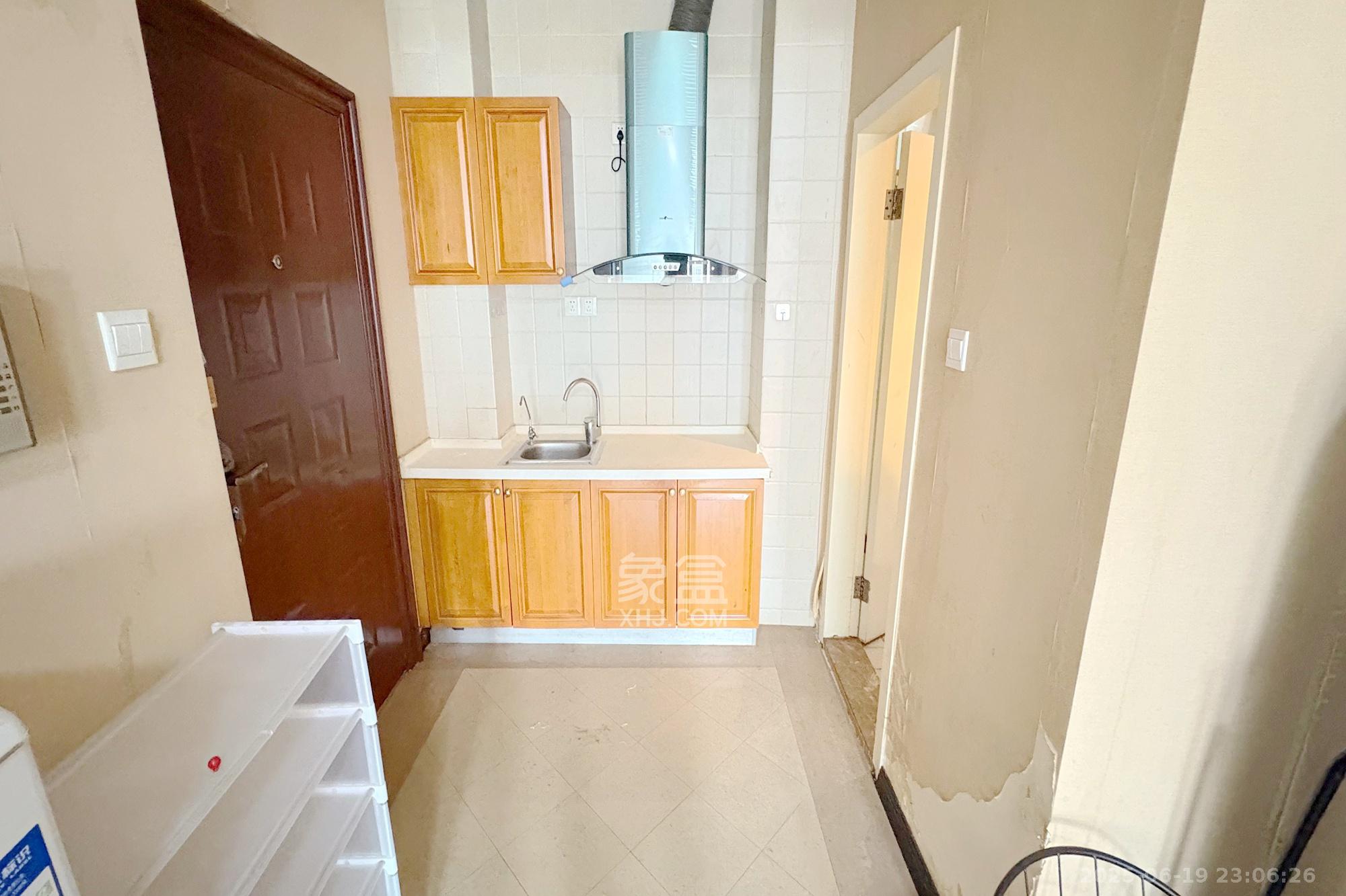 铂宫  1室1厅1卫    58.0万 铂宫  1室1厅1卫    58.0万厨房