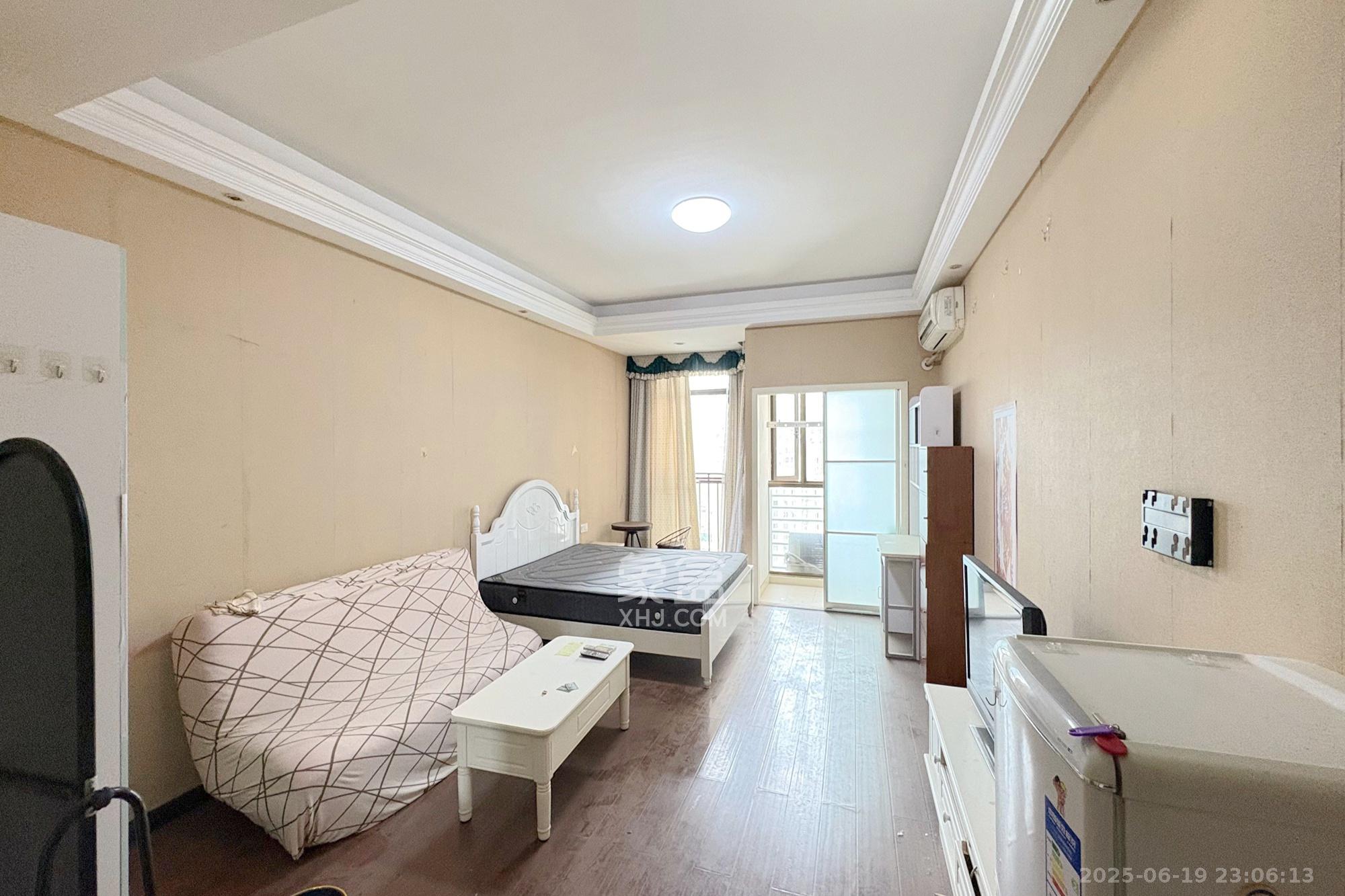 铂宫  1室1厅1卫    58.0万 铂宫  1室1厅1卫    58.0万客厅