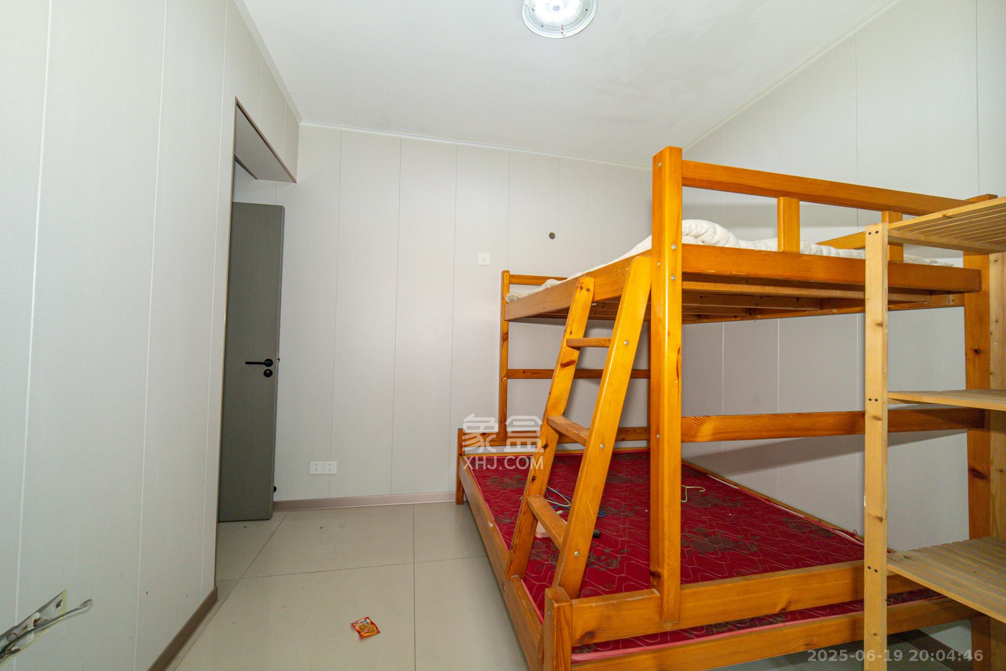 蝴蝶谷 2室2厅1卫 38.0万 蝴蝶谷 2室2厅1卫 38.0万卧室