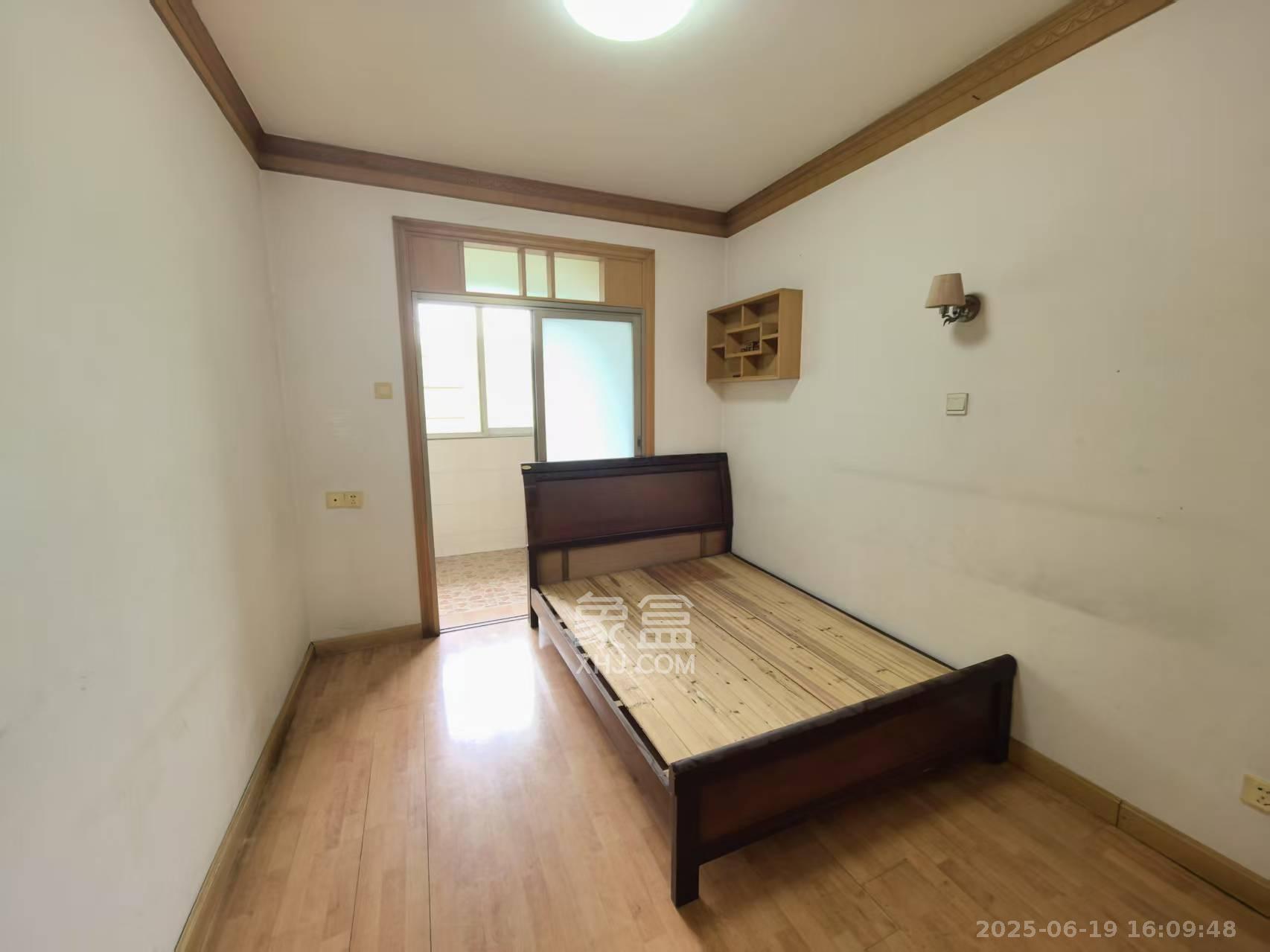 南园小区  3室2厅1卫   1500.00元/月室内图