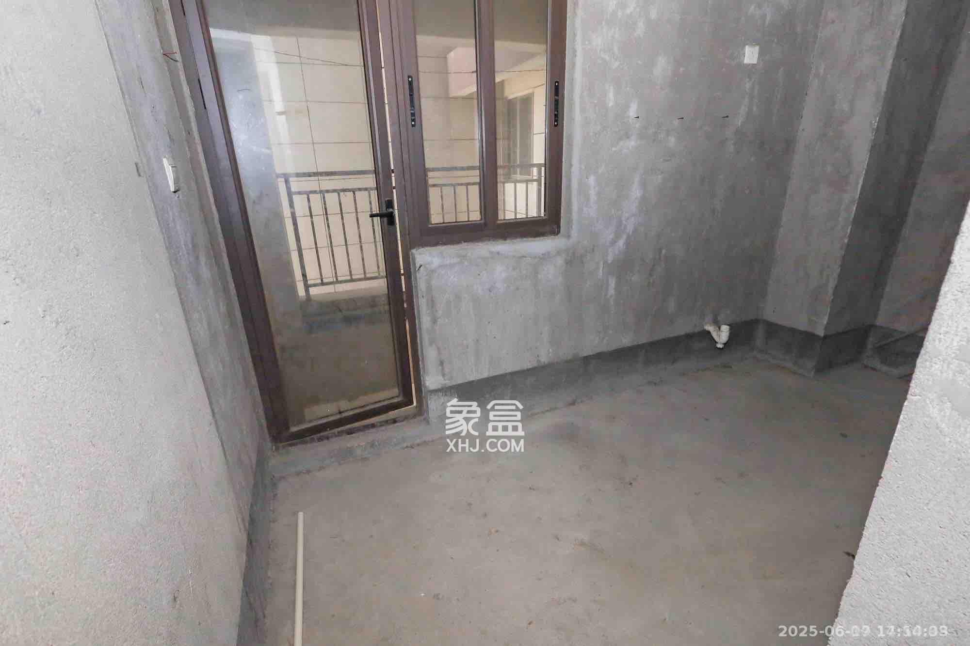 南山雍江汇（滨江国际新城）  3室2厅2卫   2500.00元/月