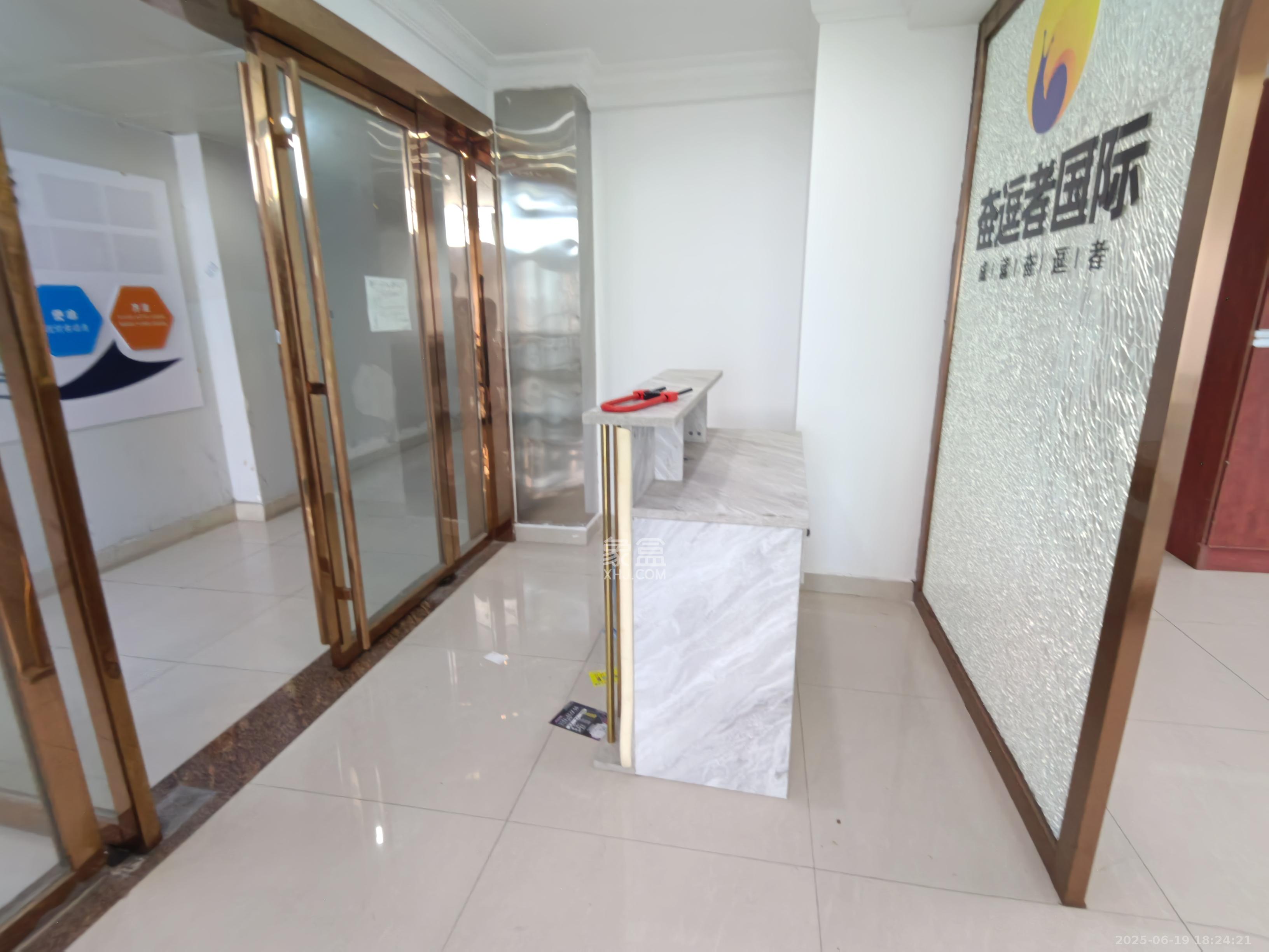 星大峰汇商务楼 3室1厅1卫 5500.0元/月 星大峰汇商务楼 3室1厅1卫 5500.0元/月室内图