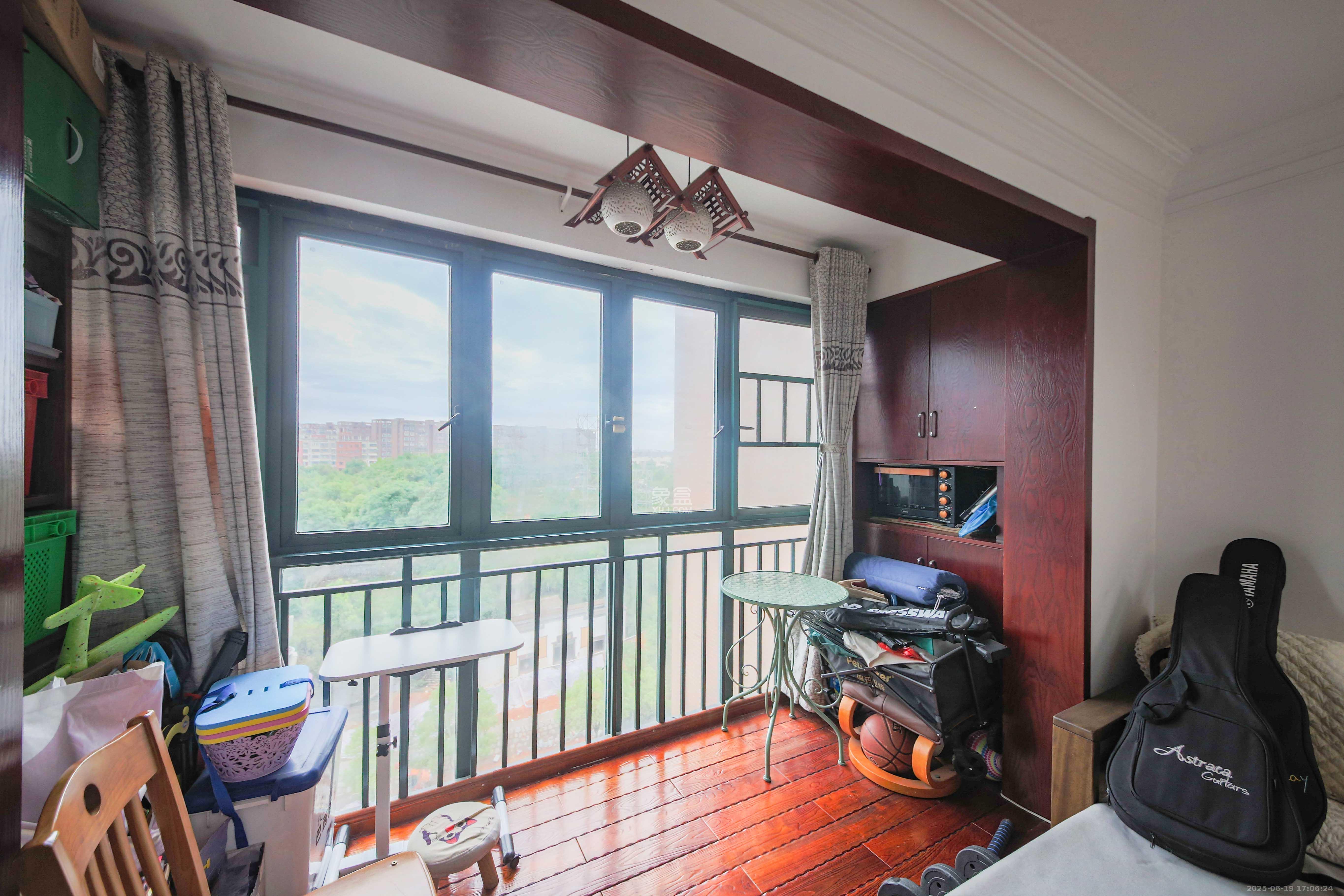 长沙欧洲城  3室2厅1卫    114.0万阳台