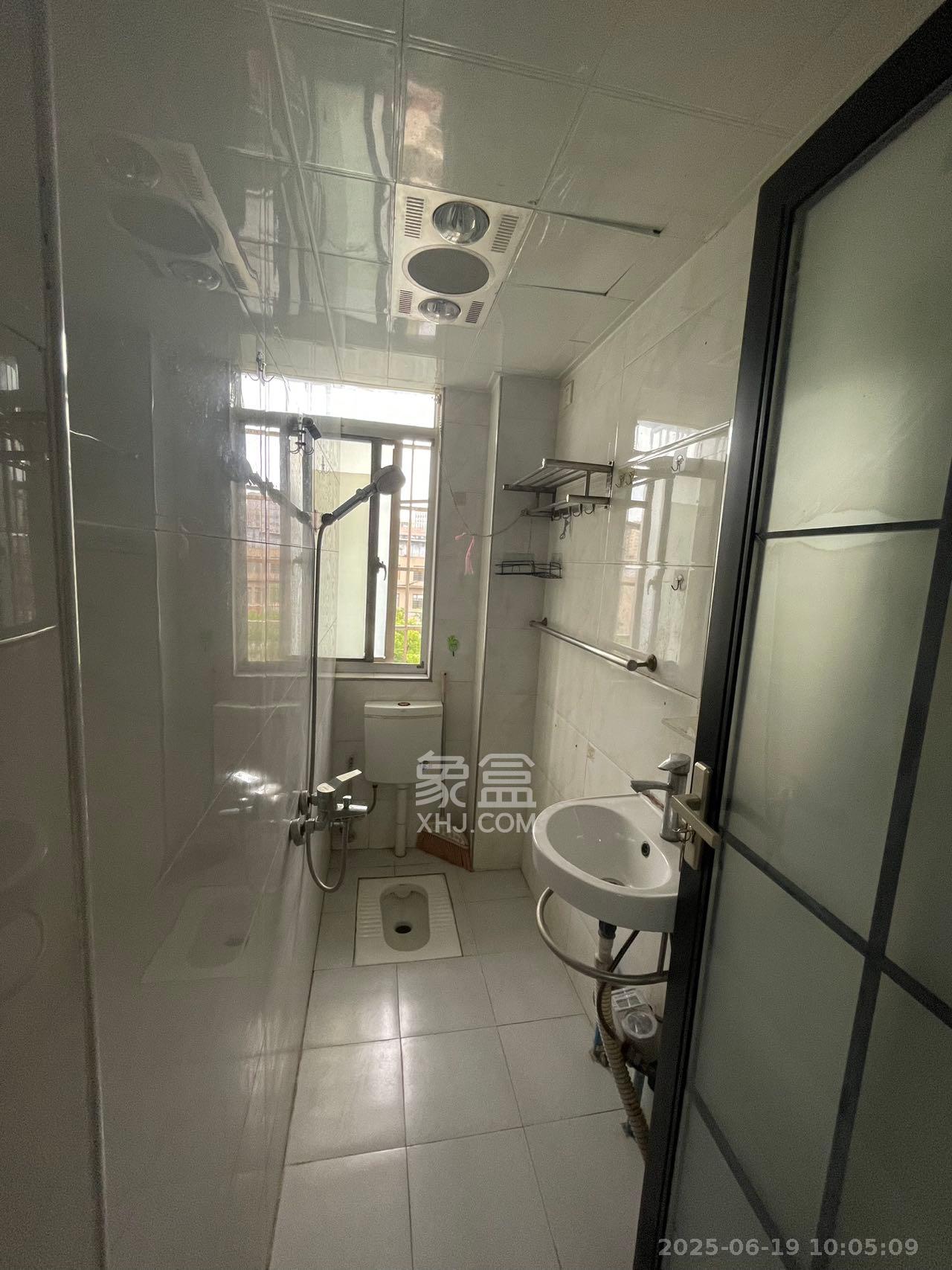 先锋新宇  2室1厅1卫    1100.0元/月 先锋新宇  2室1厅1卫    1100.0元/月室内图