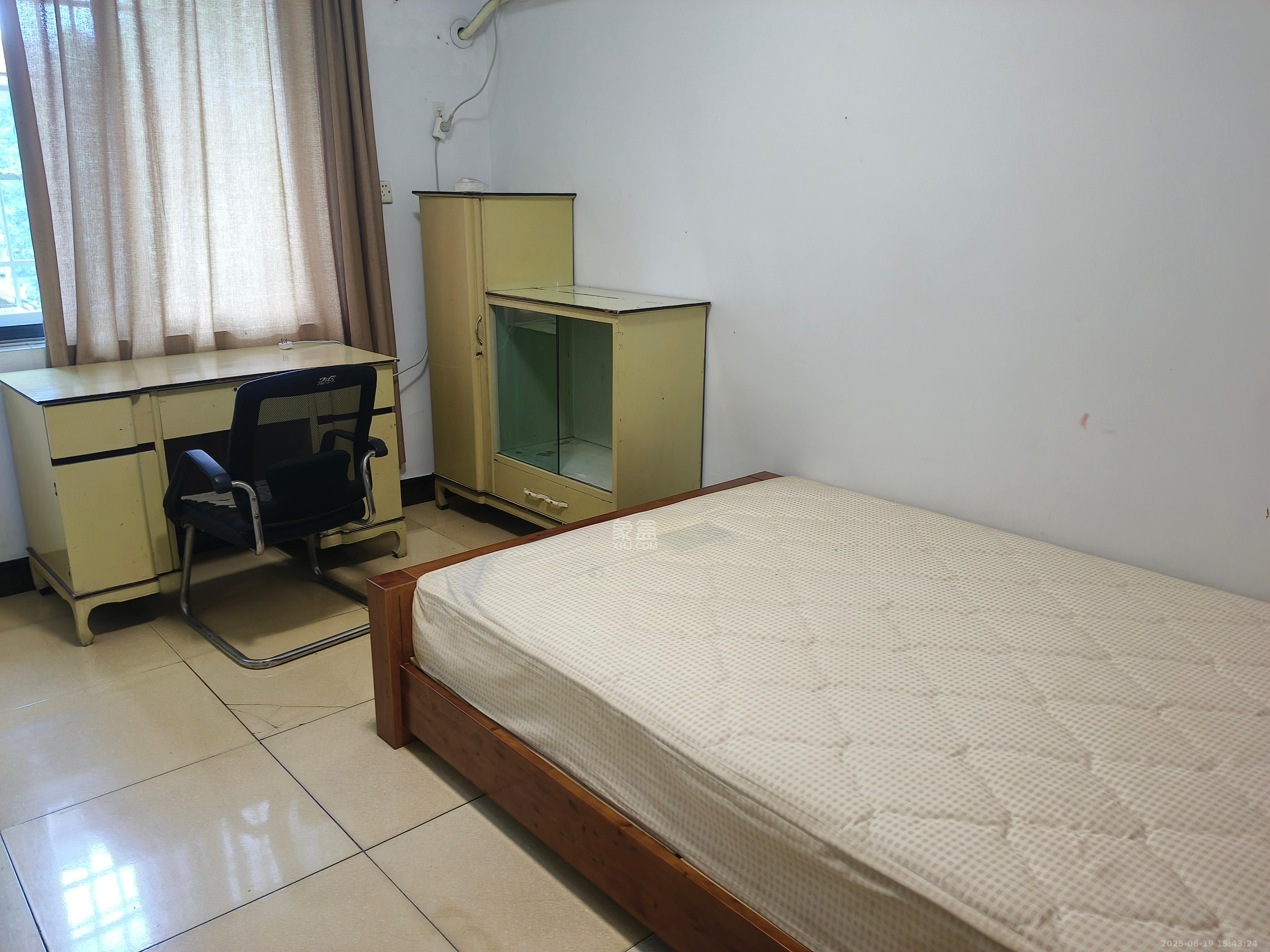 茶馆屋 3室1厅1卫 2000.0元/月 茶馆屋 3室1厅1卫 2000.0元/月室内图