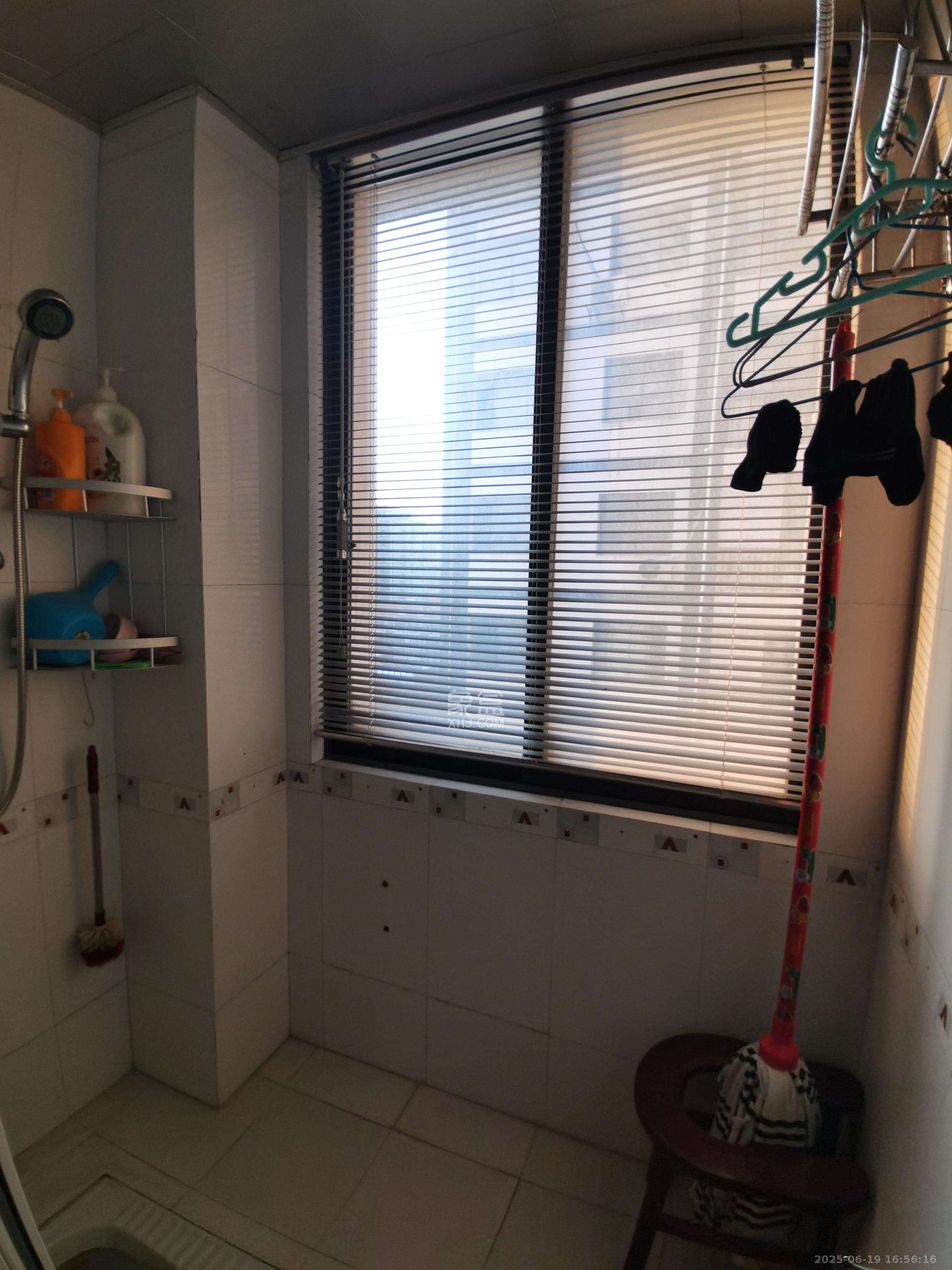 东一时区   32.8㎡     1300.00元/月室内图