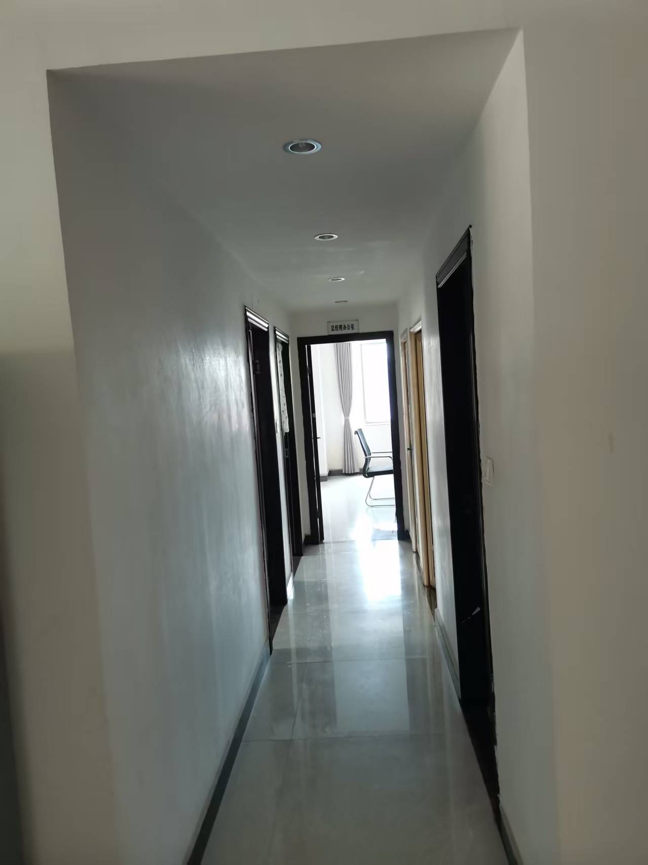 金源大厦  4室2厅2卫    2200.0元/月 金源大厦  4室2厅2卫    2200.0元/月室内图