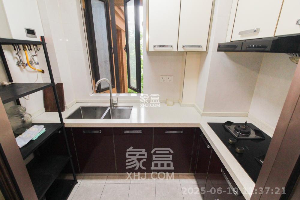 南城印象  3室2厅1卫   2300.00元/月室内图