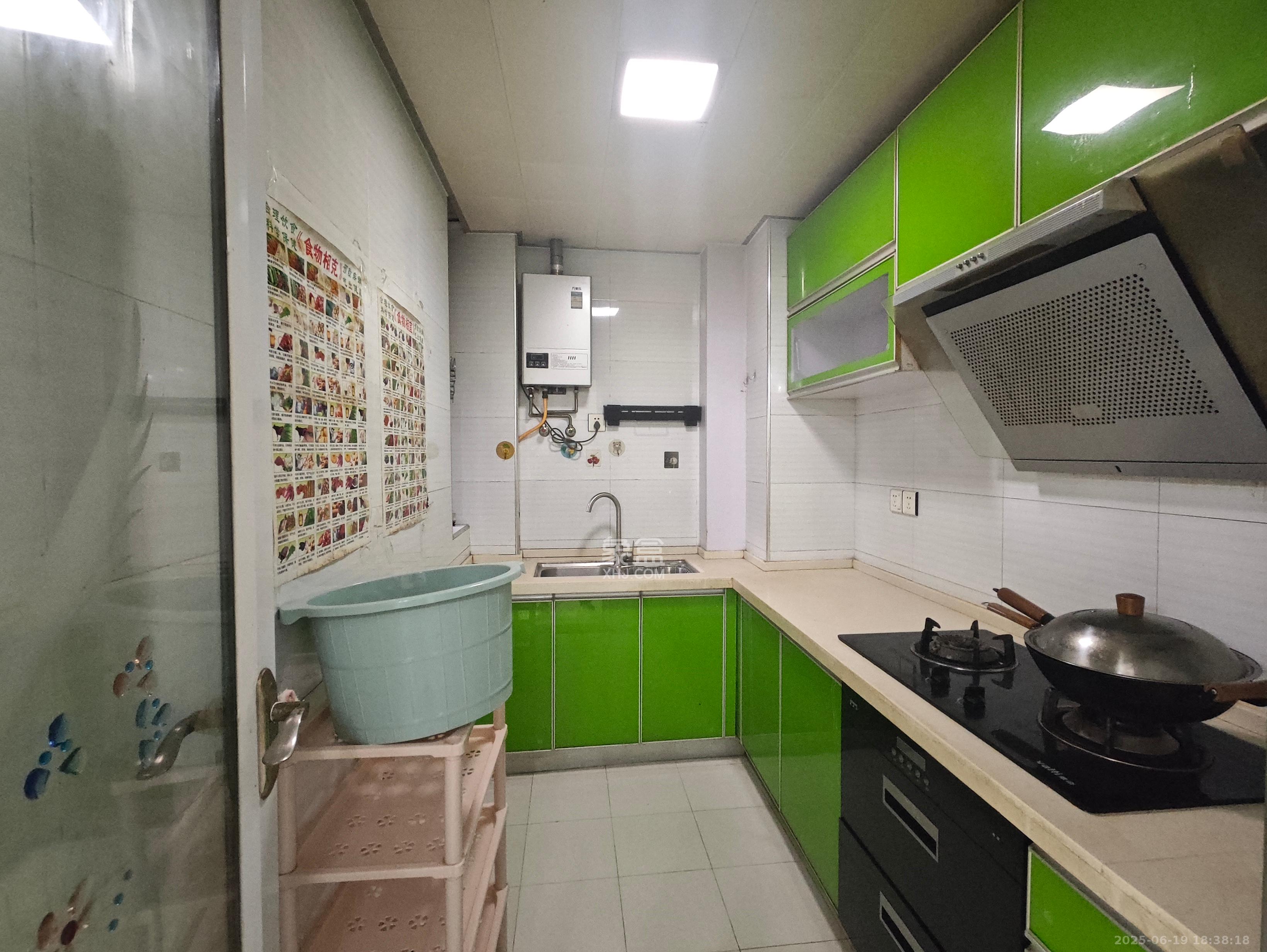 中建麓山和苑  2室2厅1卫   1600.00元/月室内图