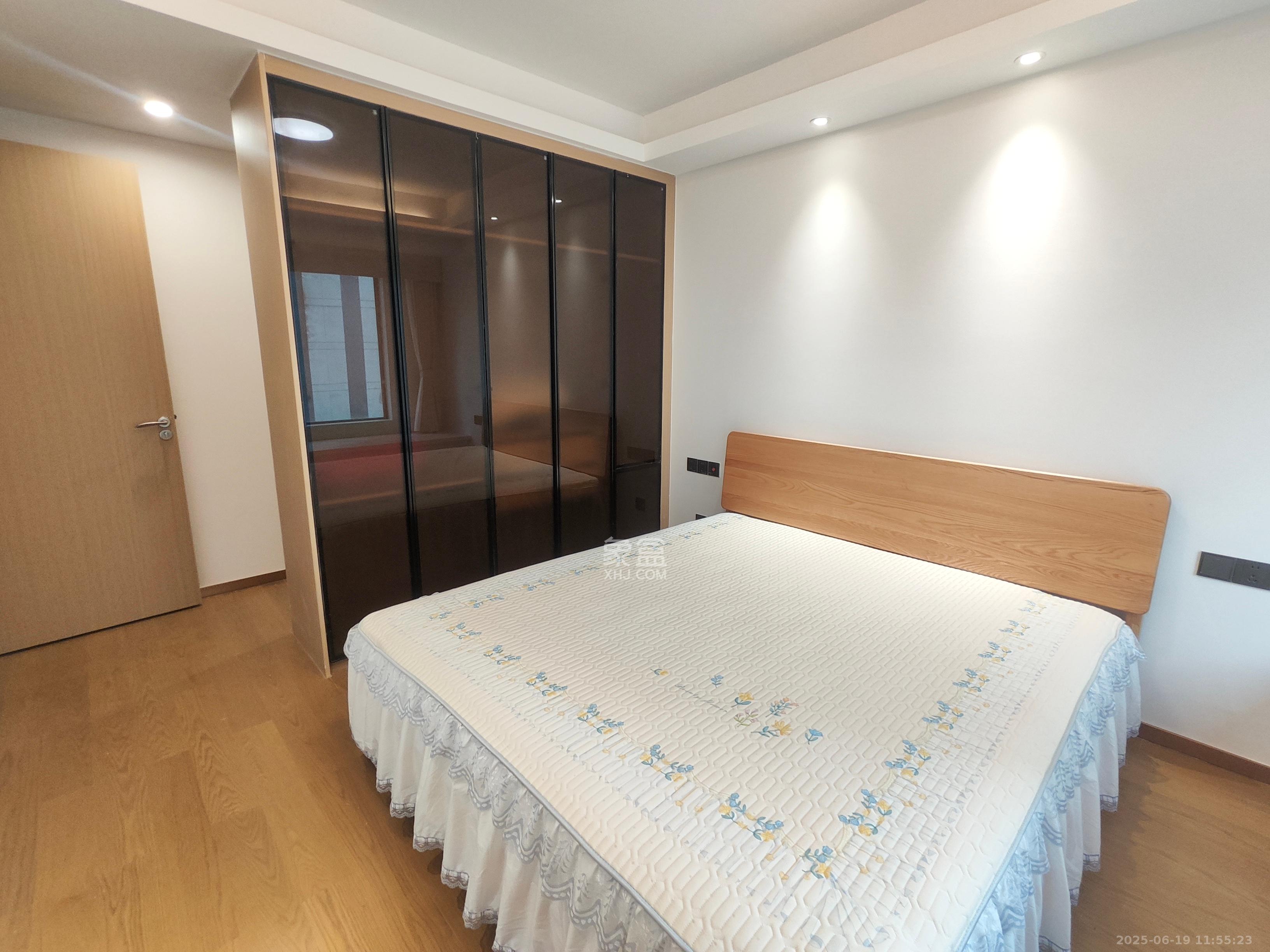 旭辉雨花郡  3室2厅2卫   4500.00元/月室内图