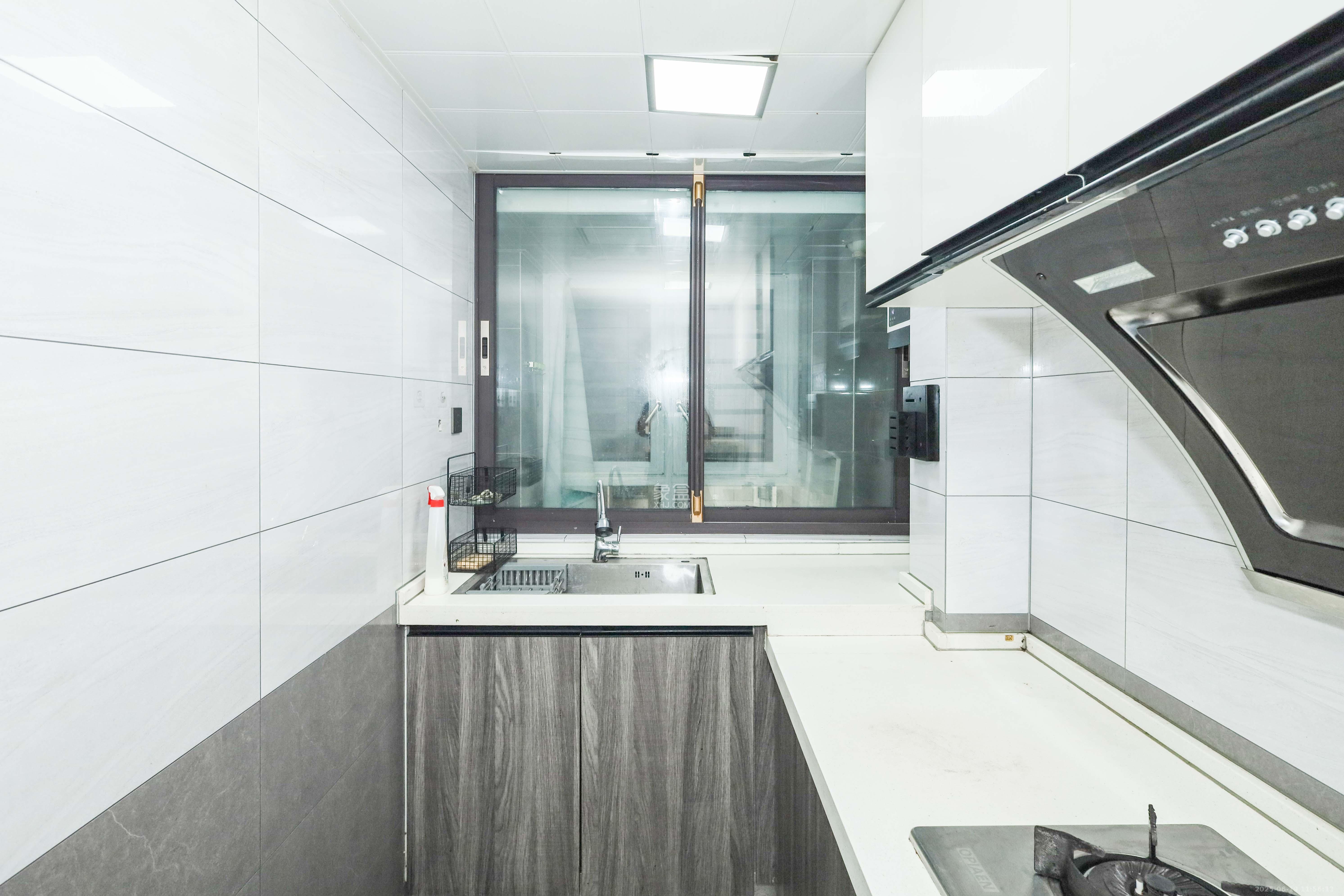 中国铁建梅溪青秀三期 4室2厅2卫 158.0万 中国铁建梅溪青秀三期 4室2厅2卫 158.0万厨房