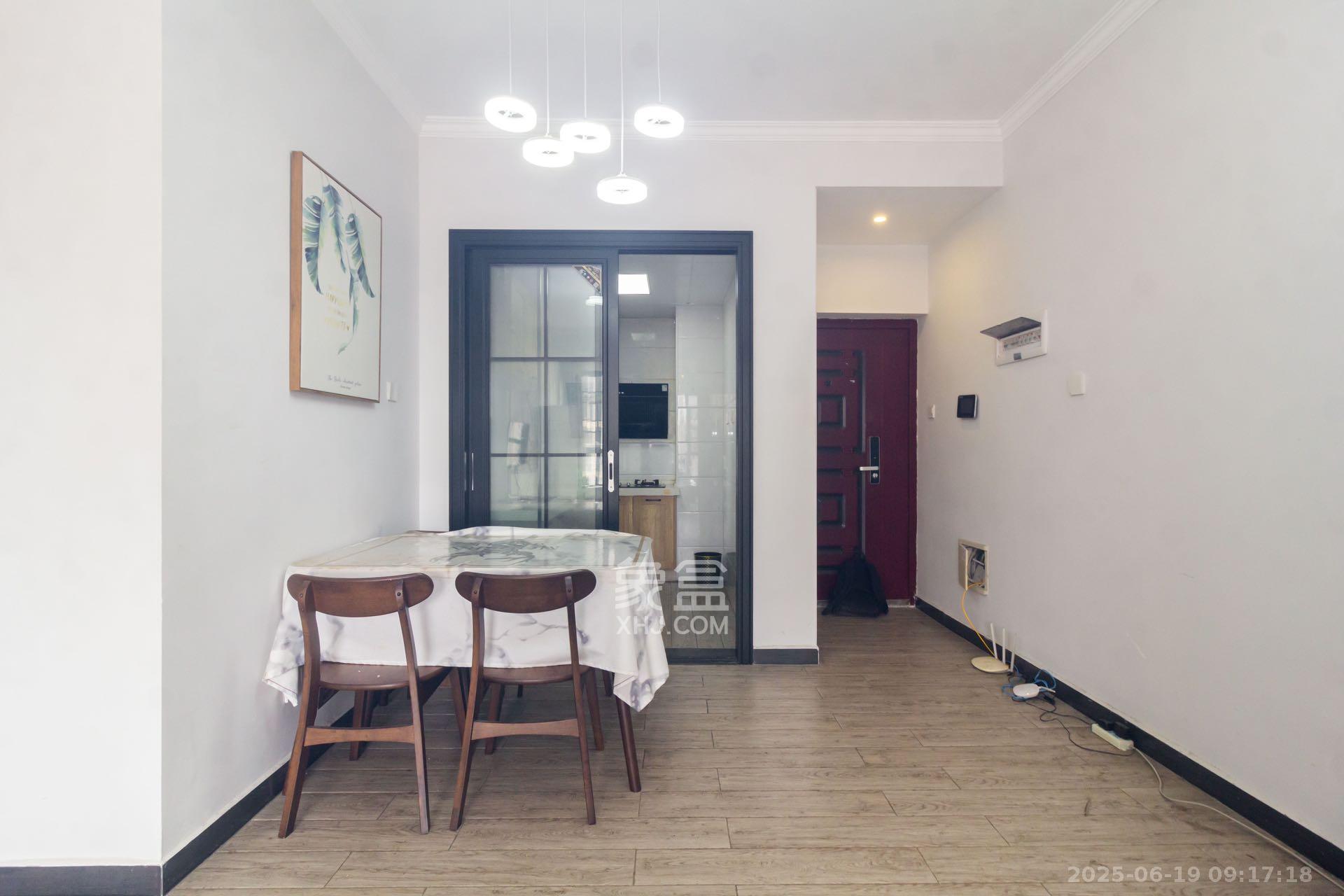 辉煌国际城二期 3室2厅1卫 2800.0元/月 辉煌国际城二期 3室2厅1卫 2800.0元/月室内图