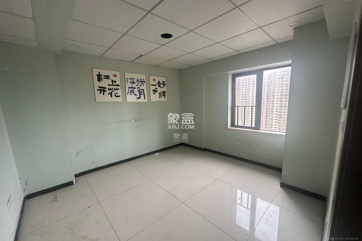 钰龙天下二期(钰龙佳园) 1室0厅0卫 3500.0元/月 钰龙天下二期(钰龙佳园) 1室0厅0卫 3500.0元/月室内图