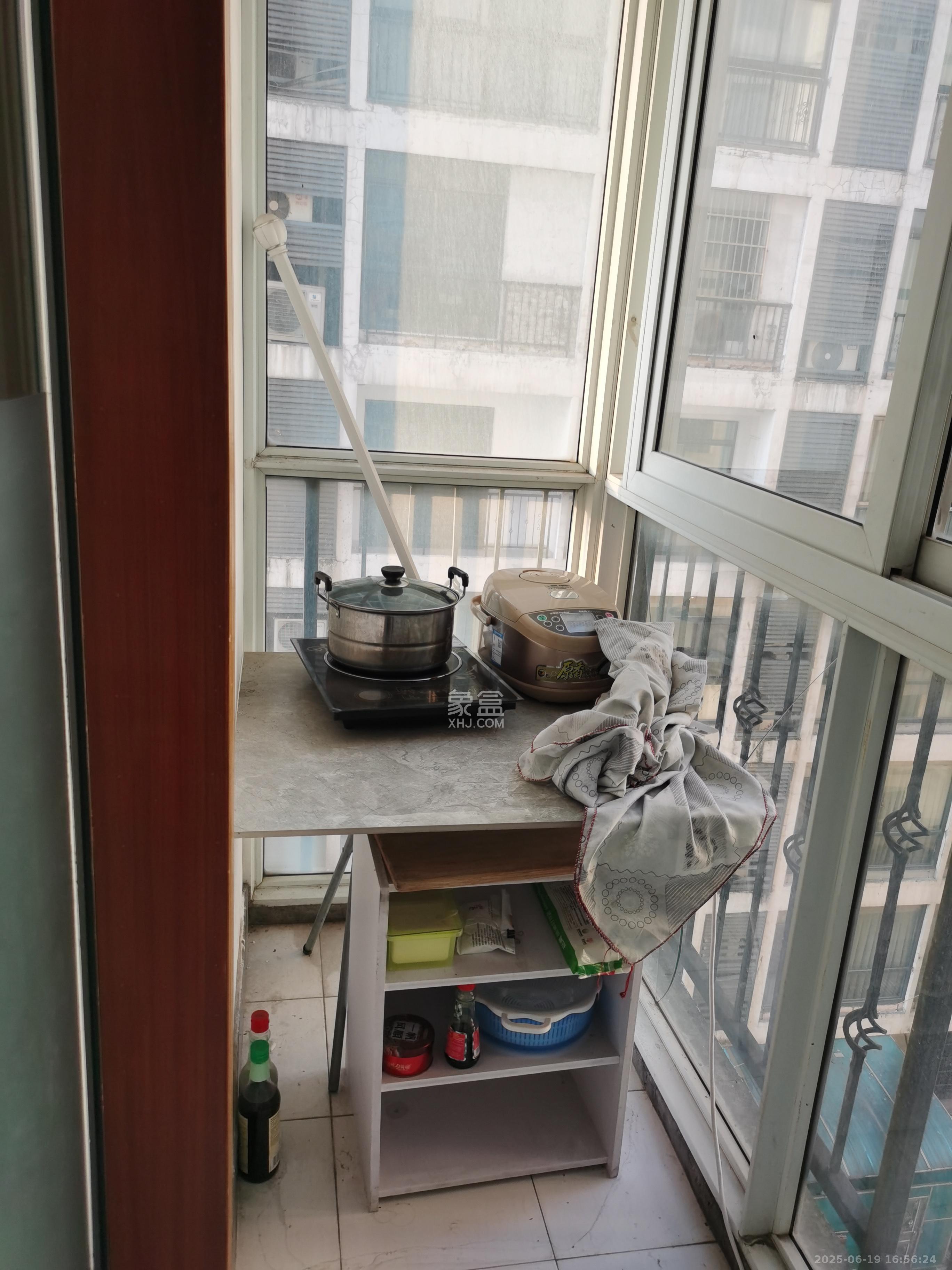 东一时区   32.8㎡     1300.00元/月室内图