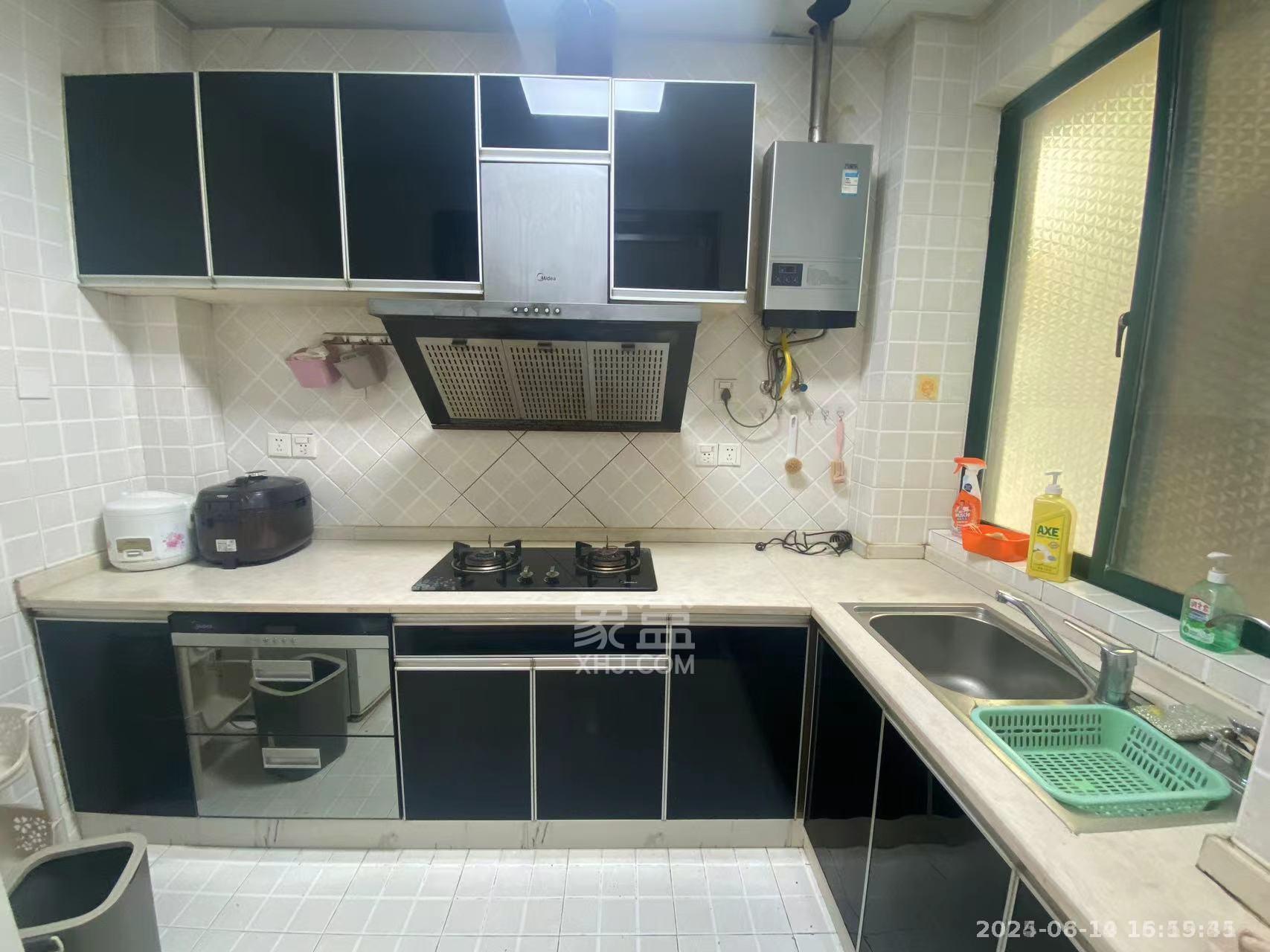 经世皇城 3室2厅2卫 1800.0元/月 经世皇城 3室2厅2卫 1800.0元/月室内图