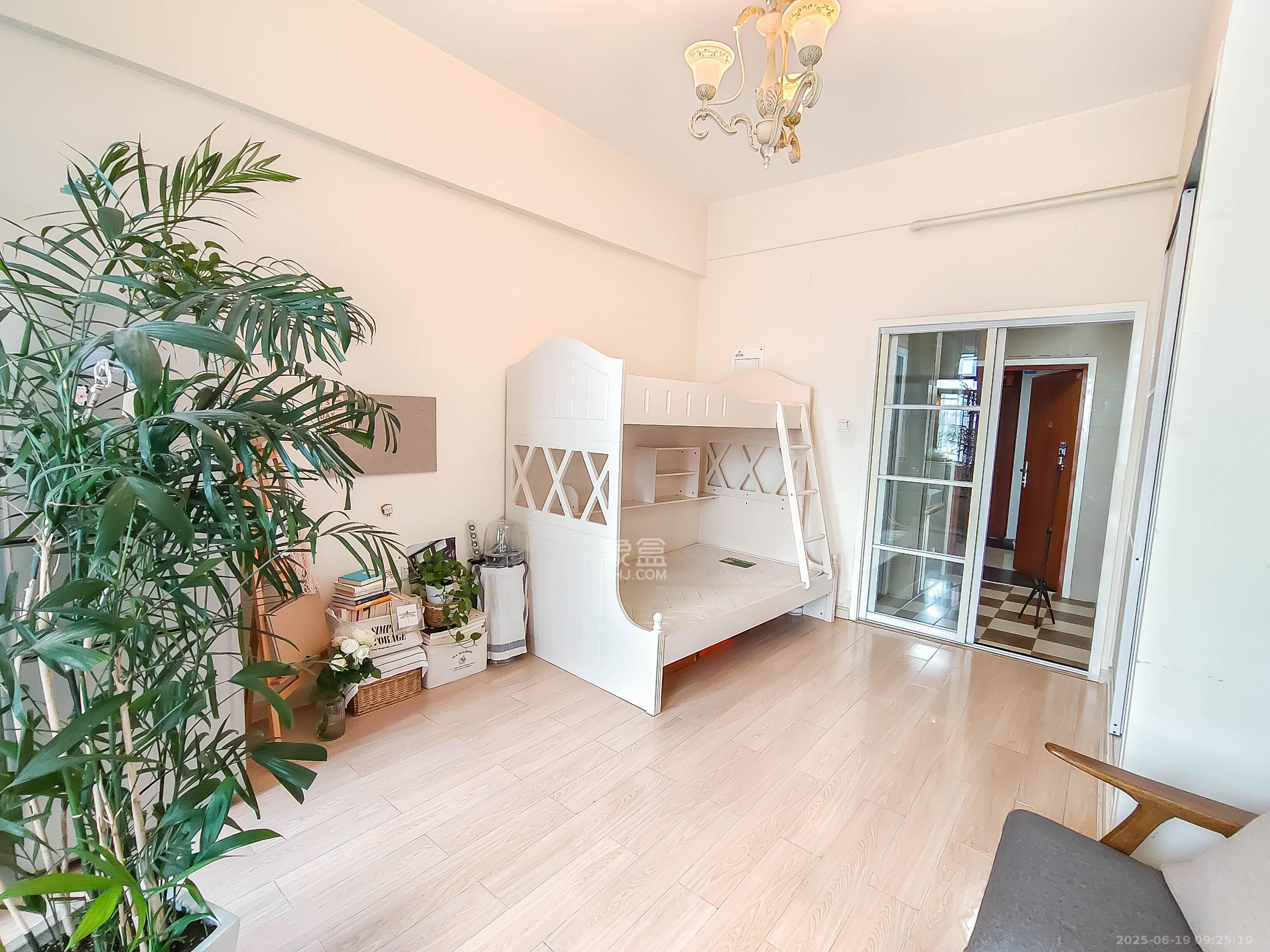 长房时代城 1室1厅1卫 37.8万 长房时代城 1室1厅1卫 37.8万客厅