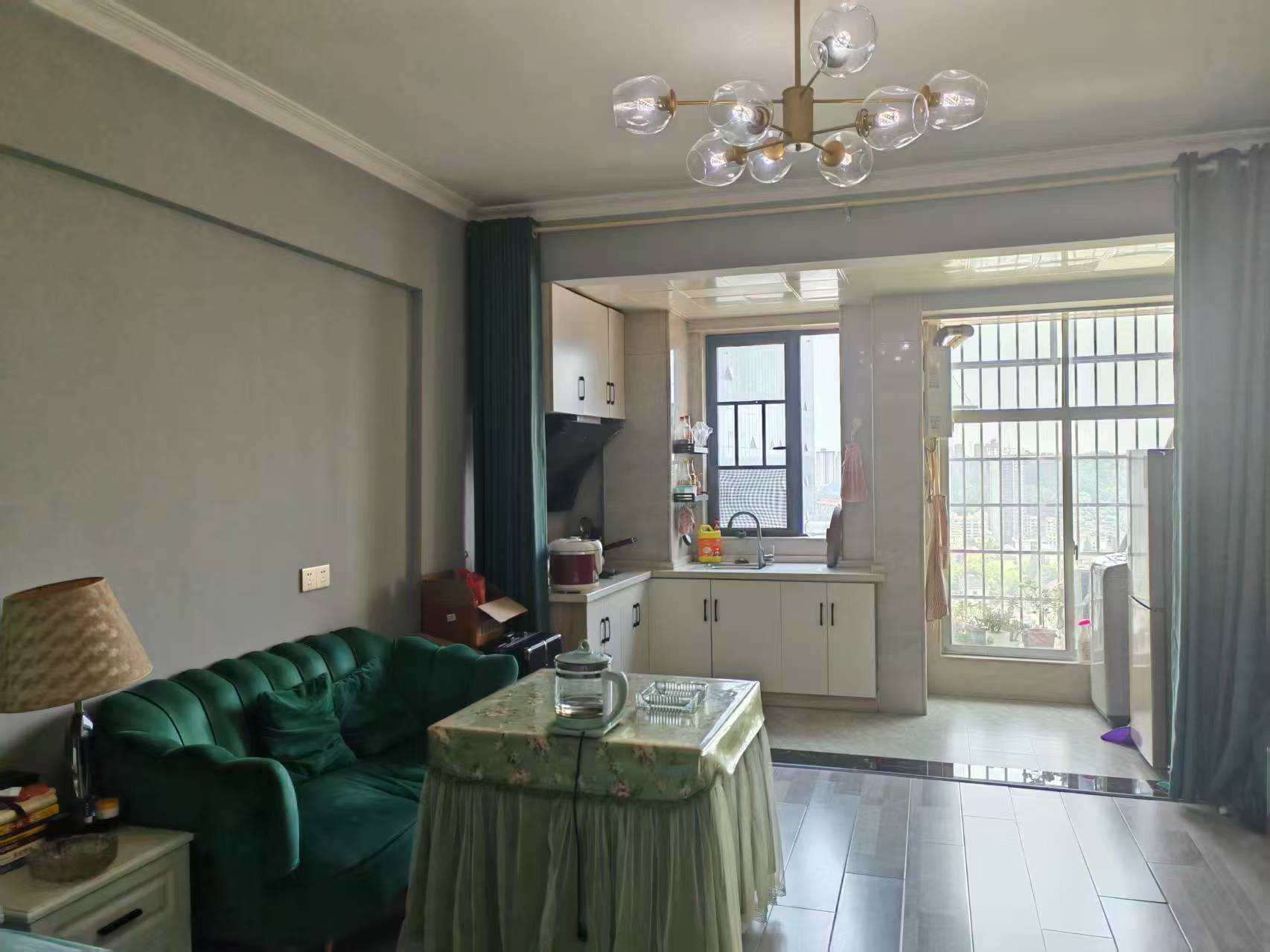 盛世时代广场 1室1厅1卫 1300.0元/月 盛世时代广场 1室1厅1卫 1300.0元/月室内图