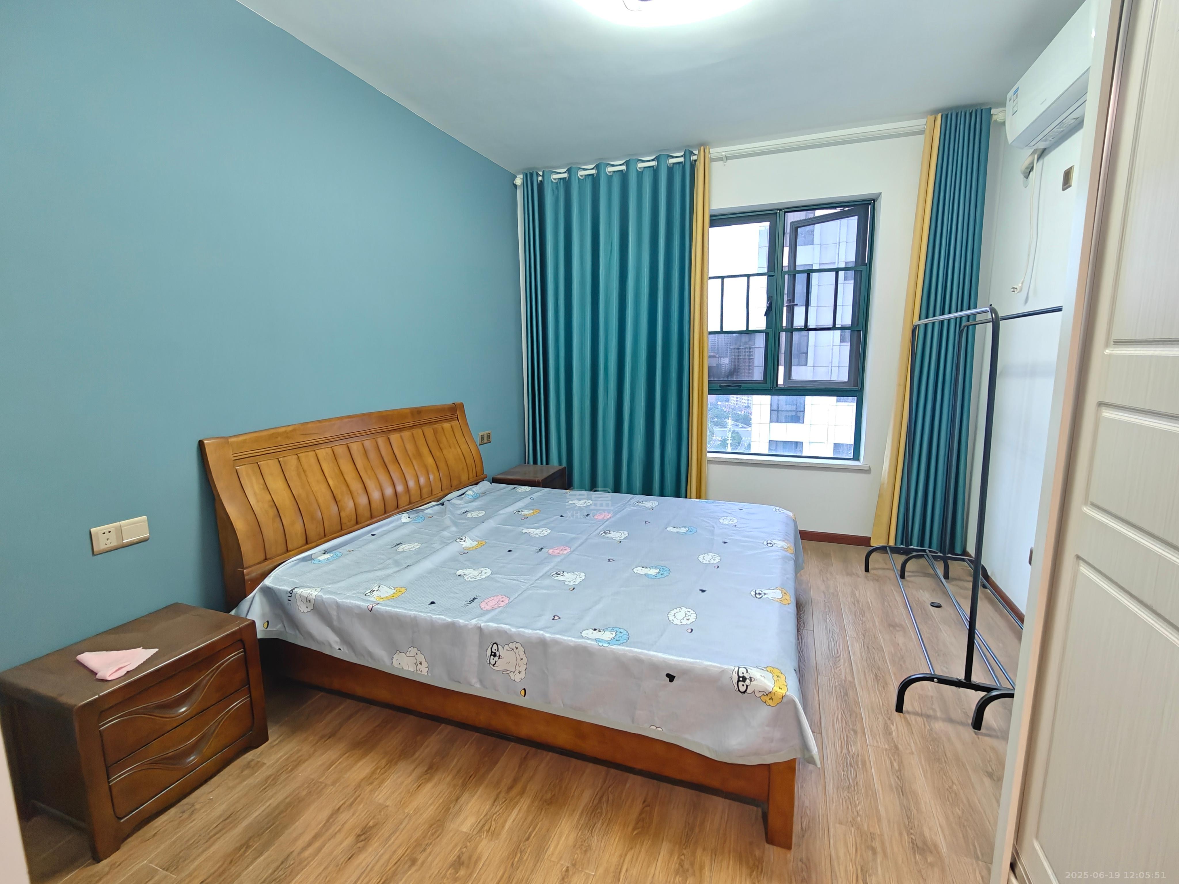 湖景名城 4室2厅2卫 2000.0元/月 湖景名城 4室2厅2卫 2000.0元/月室内图