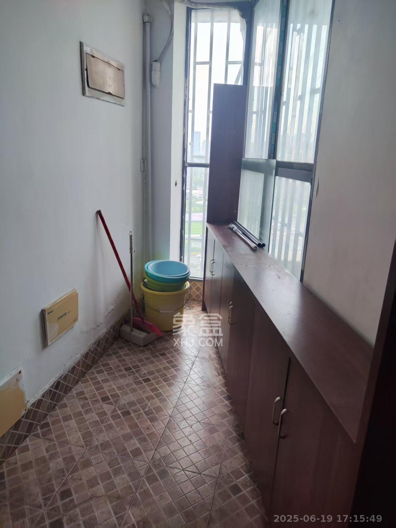 西城龙庭 4室2厅1卫 3000.0元/月 西城龙庭 4室2厅1卫 3000.0元/月室内图