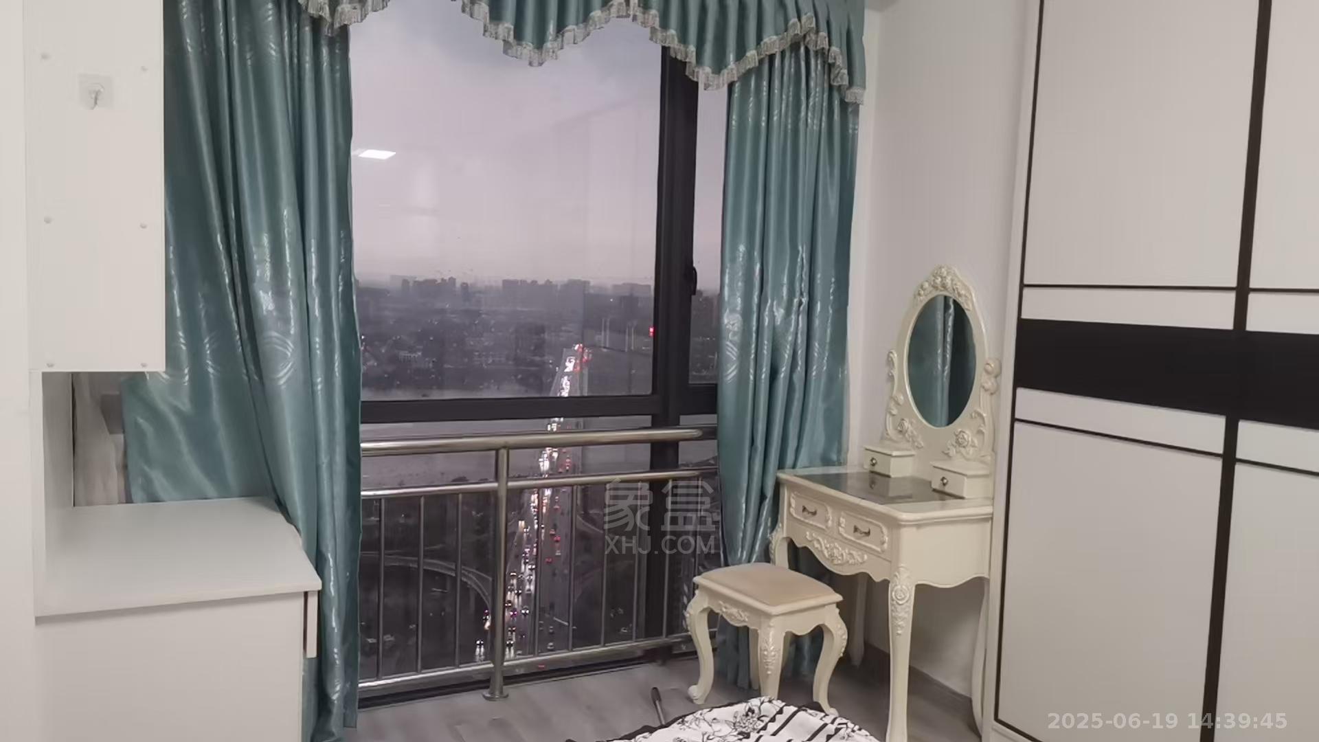 朗廷览江 1室1厅1卫 1700.0元/月 朗廷览江 1室1厅1卫 1700.0元/月室内图