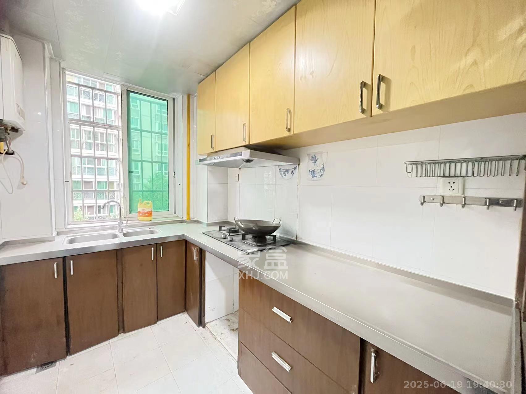 格林星城  3室2厅2卫    2500.0元/月室内图