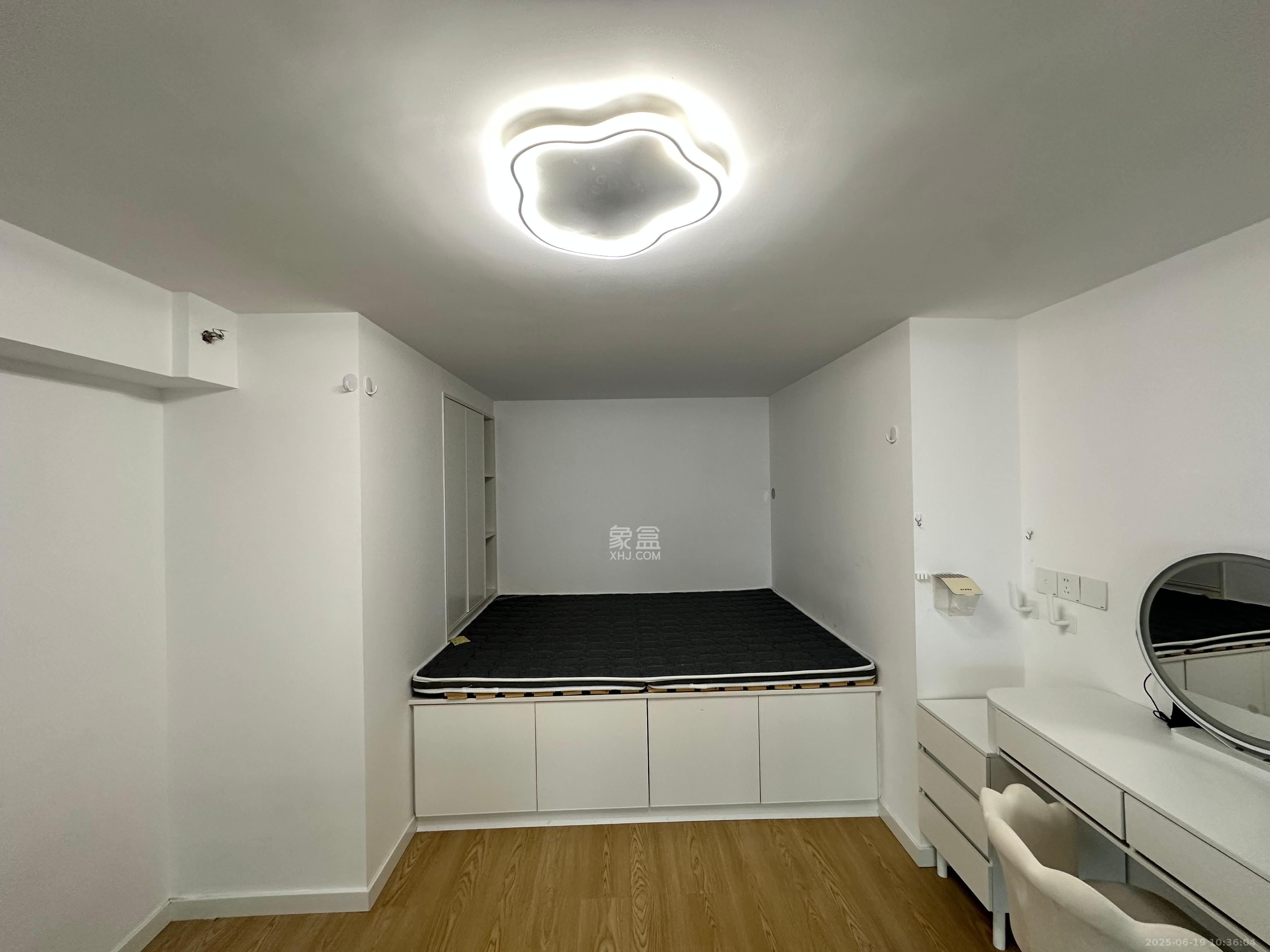 卓越中寰  1室1厅1卫    2100.0元/月室内图