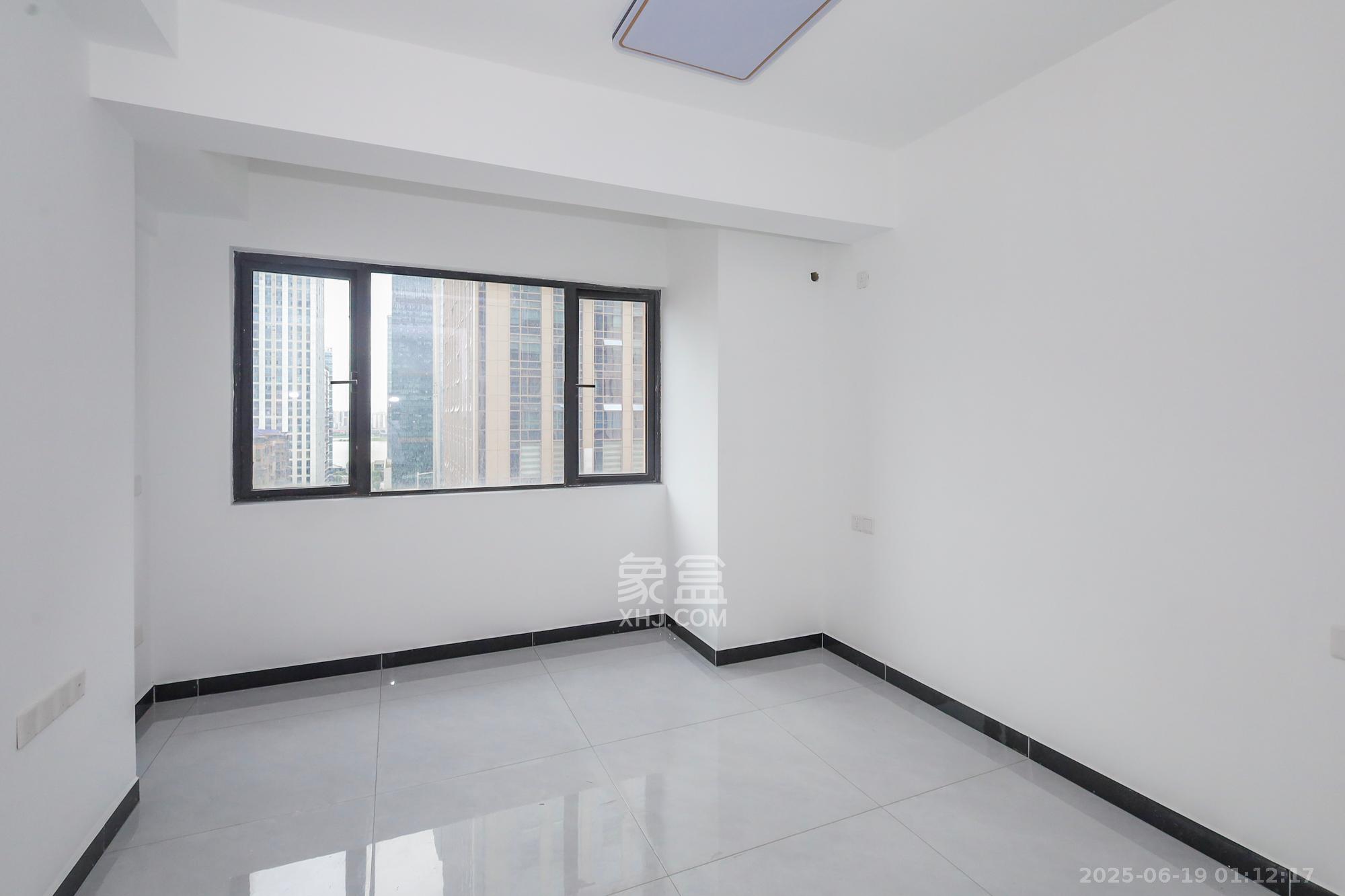 协信星澜汇  1室0厅0卫    24.8万 协信星澜汇  1室0厅0卫    24.8万其他