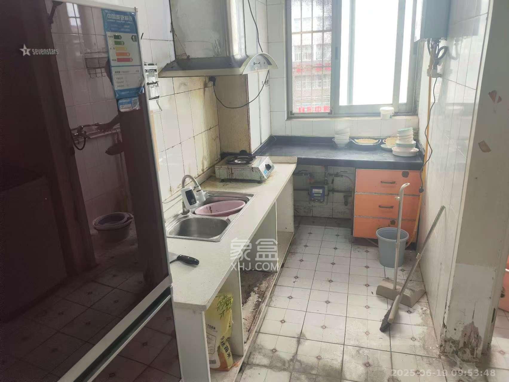 湘凯综合楼 1室0厅0卫 1600.0元/月 湘凯综合楼 1室0厅0卫 1600.0元/月室内图