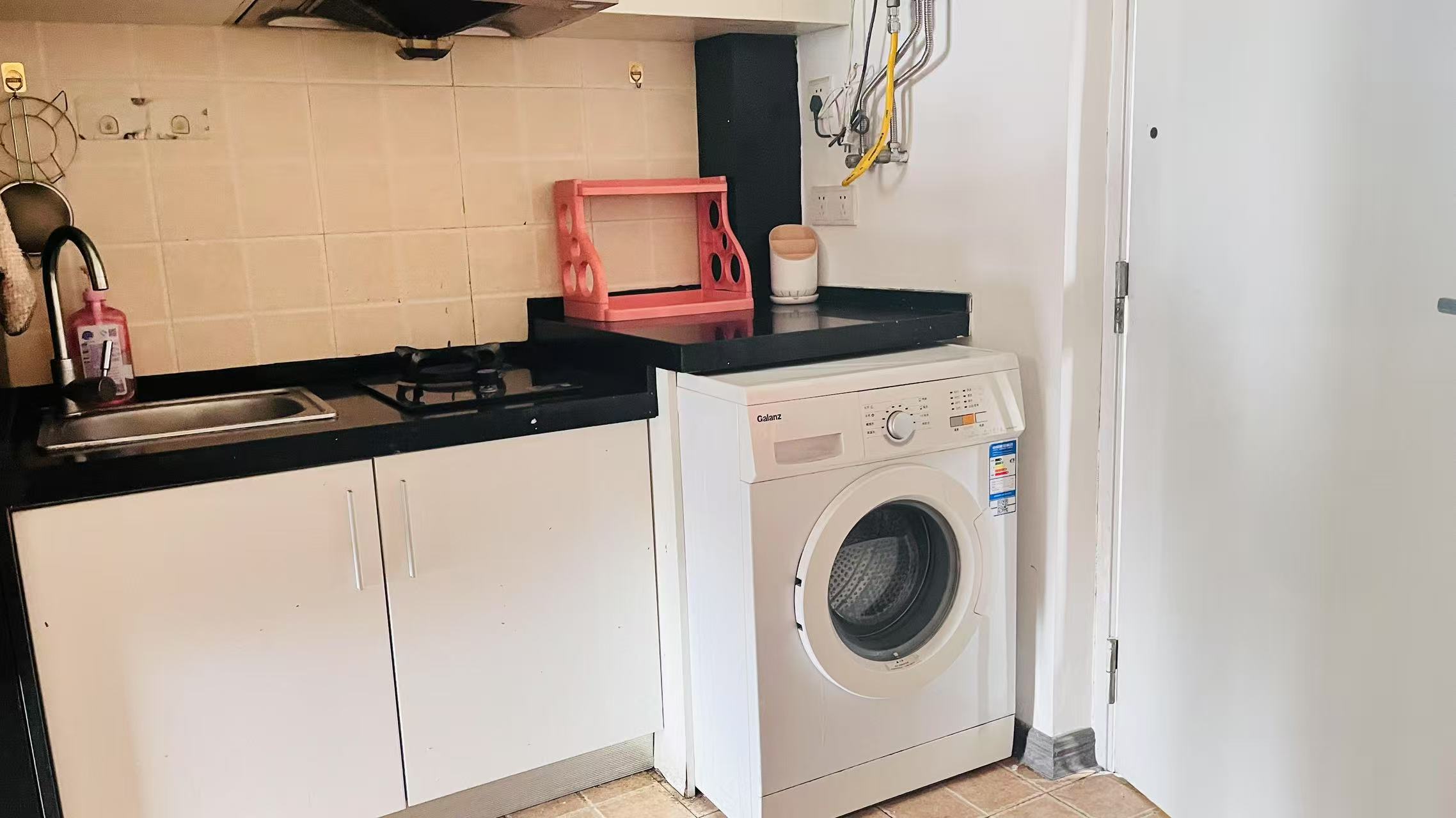 阳光青年城  1室1厅1卫    900.0元/月 阳光青年城  1室1厅1卫    900.0元/月室内图