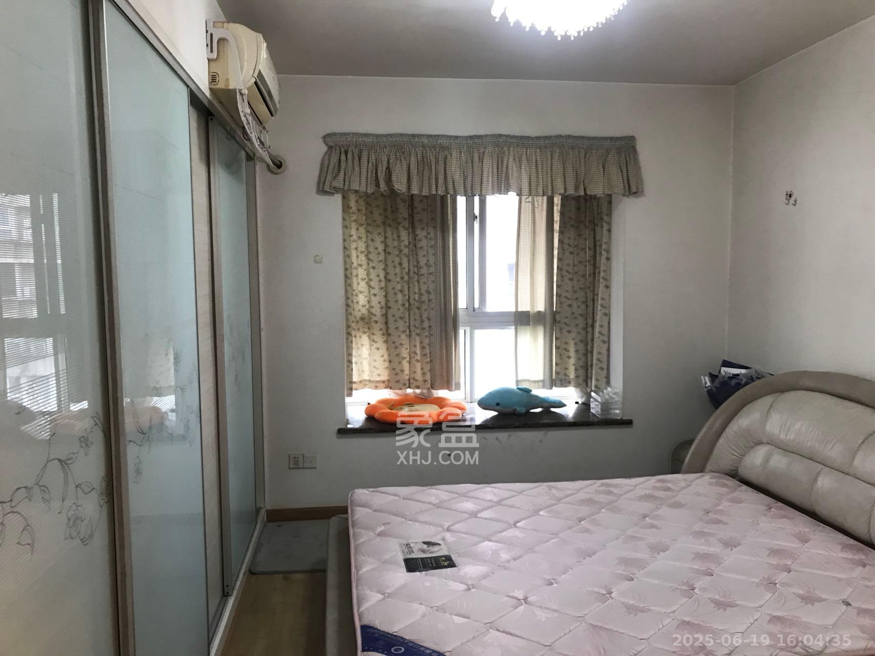 嘉盛华庭(一期、二期、三期) 3室2厅2卫 3100.0元/月 嘉盛华庭(一期、二期、三期) 3室2厅2卫 3100.0元/月室内图