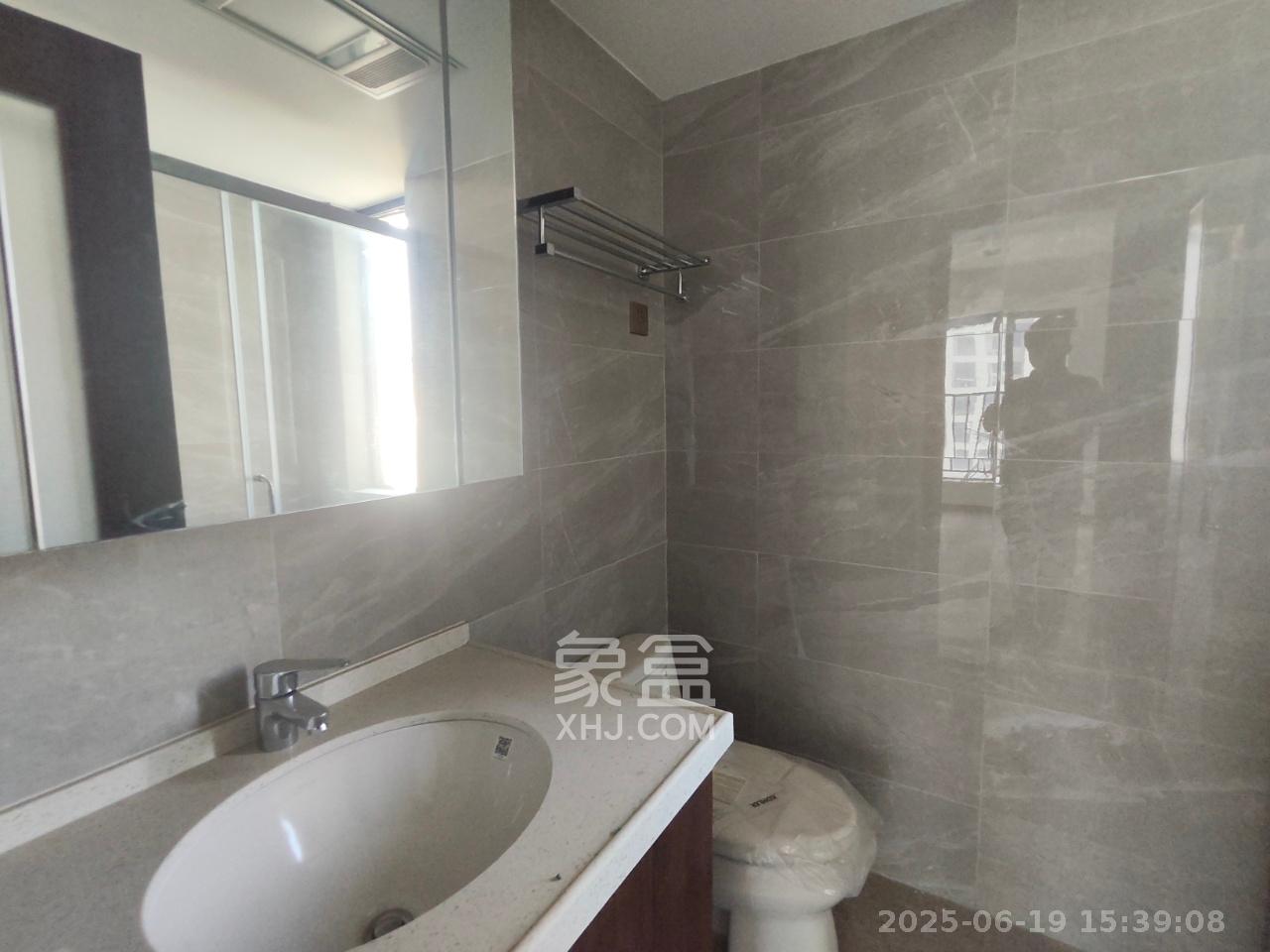 绿地长沙城际空间站(绿地新里佳苑) 5室2厅3卫 5000.0元/月 绿地长沙城际空间站(绿地新里佳苑) 5室2厅3卫 5000.0元/月室内图