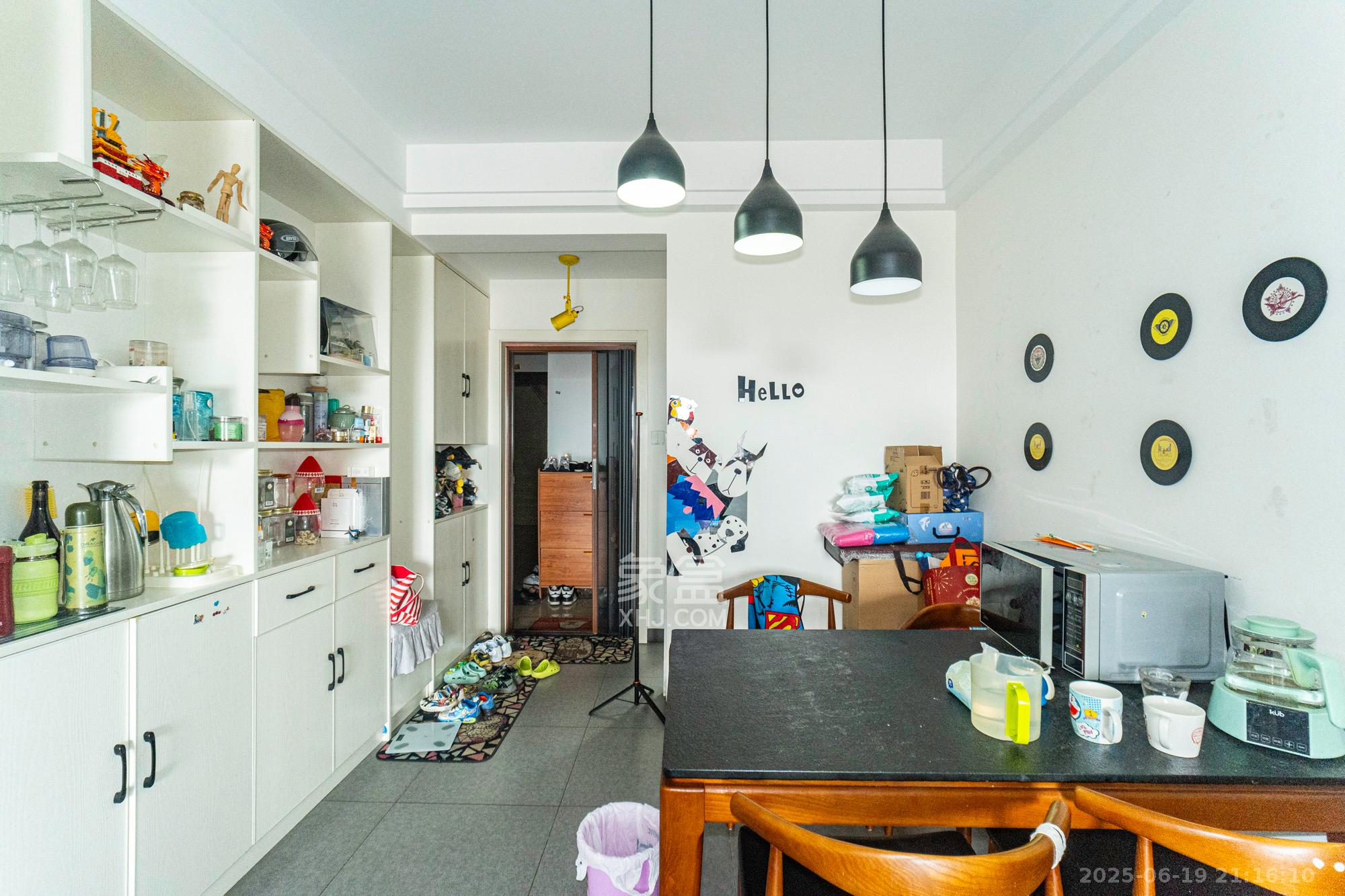 山水湾 3室2厅1卫 69.0万 山水湾 3室2厅1卫 69.0万客厅