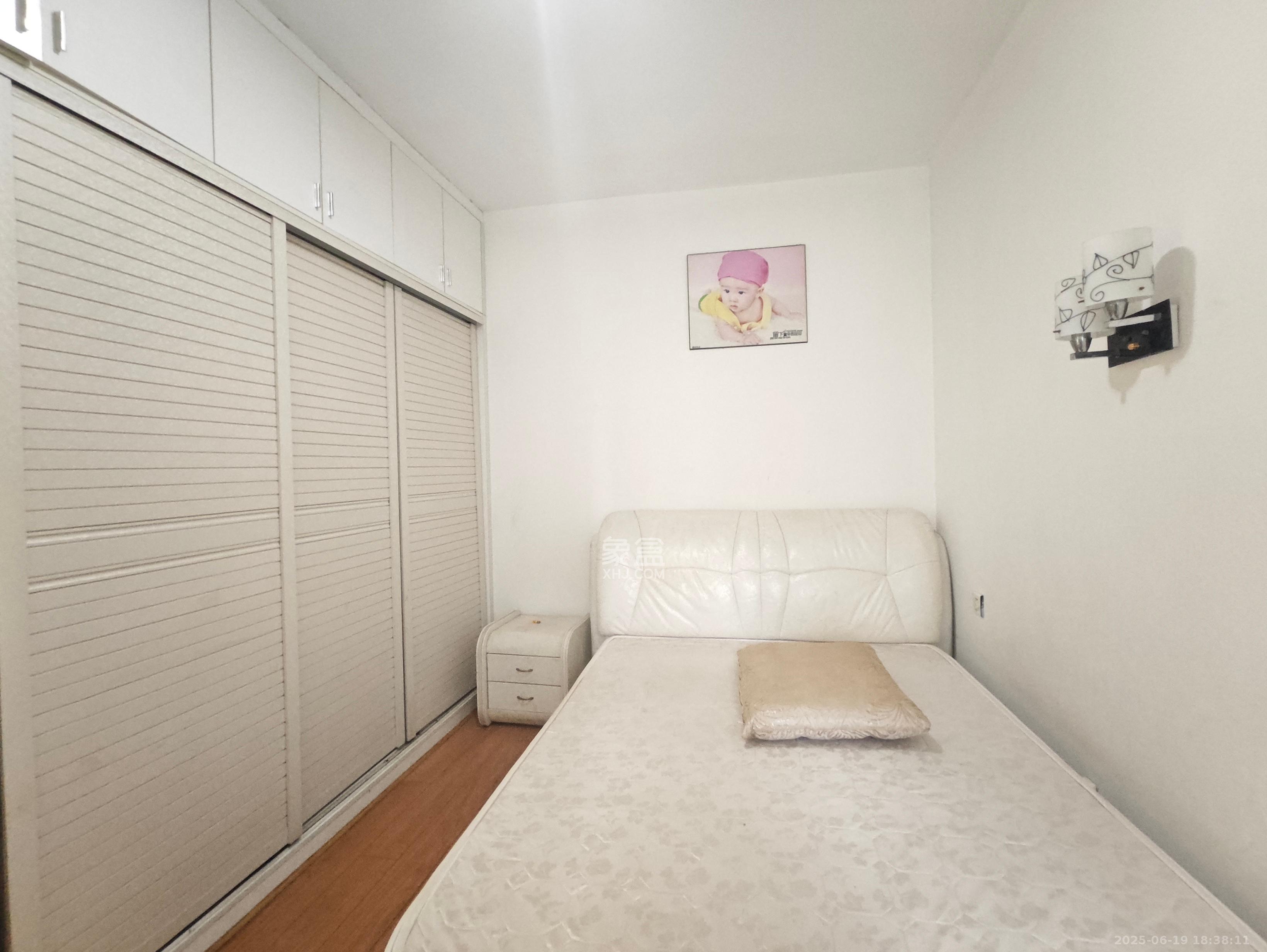 中建麓山和苑  2室2厅1卫   1600.00元/月室内图