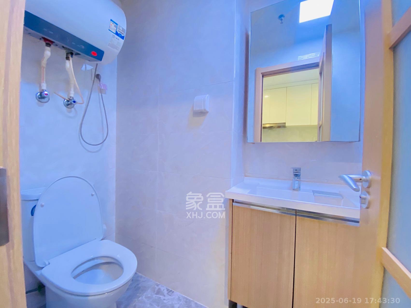 卓越浅水湾  2室1厅1卫   1300.00元/月室内图