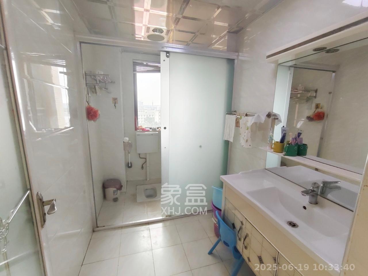 中建芙蓉嘉苑  3室2厅1卫    2400.0元/月