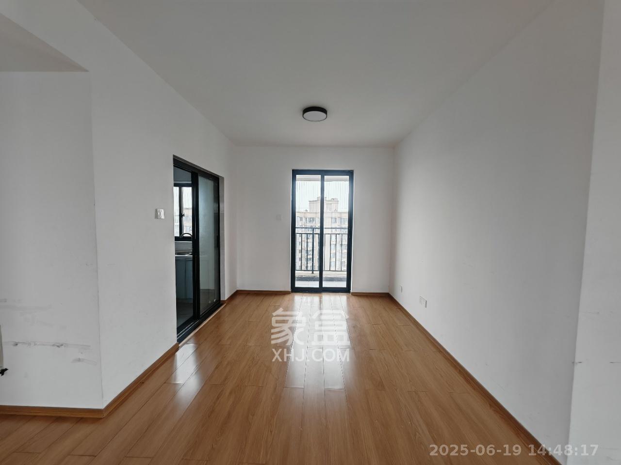 中建嘉和城  4室2厅2卫   2600.00元/月室内图1