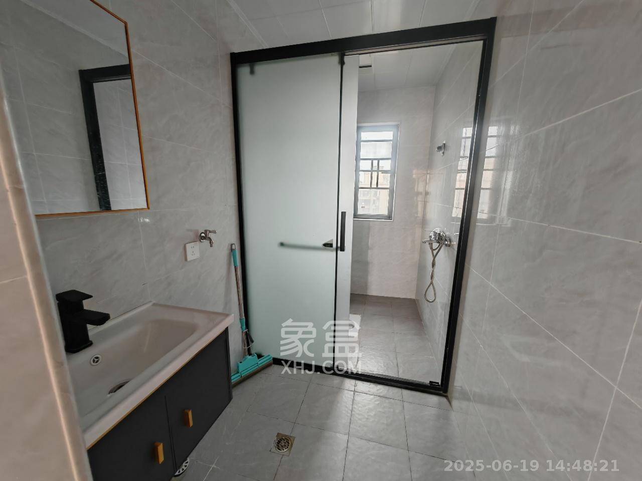 中建嘉和城  4室2厅2卫   2600.00元/月室内图