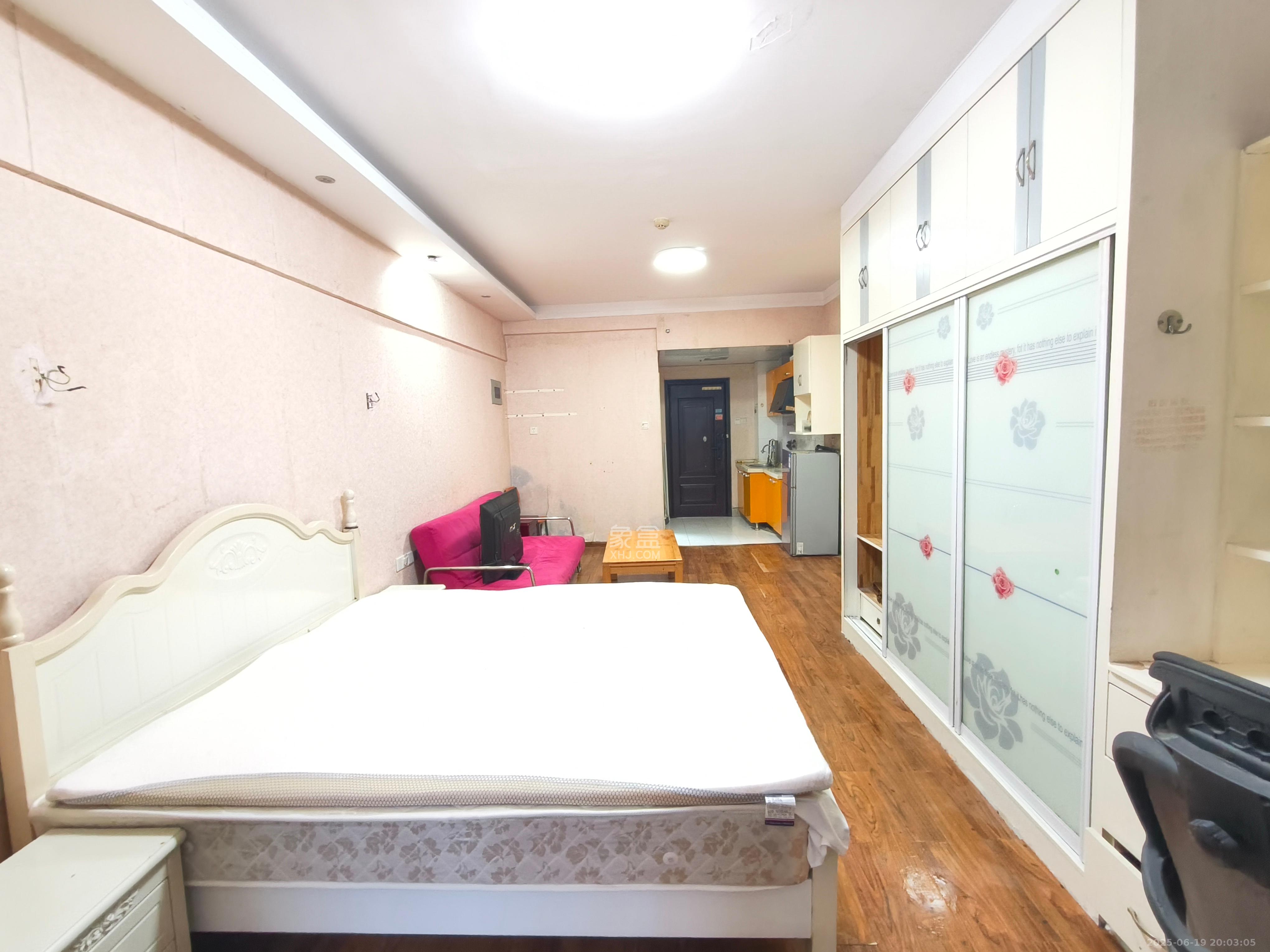 七彩丽都  1室1厅1卫   2000.00元/月室内图